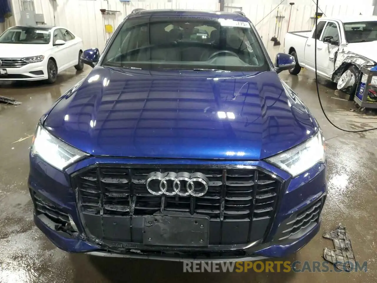 5 Photograph of a damaged car WA1LXAF79MD014507 AUDI Q7 2021