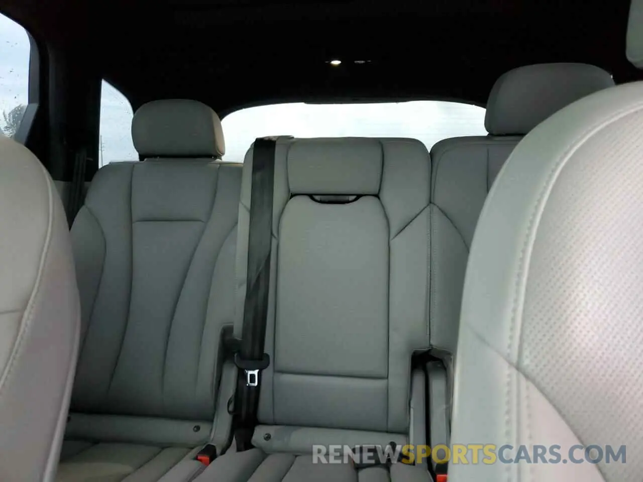 10 Photograph of a damaged car WA1LXAF79MD025846 AUDI Q7 2021