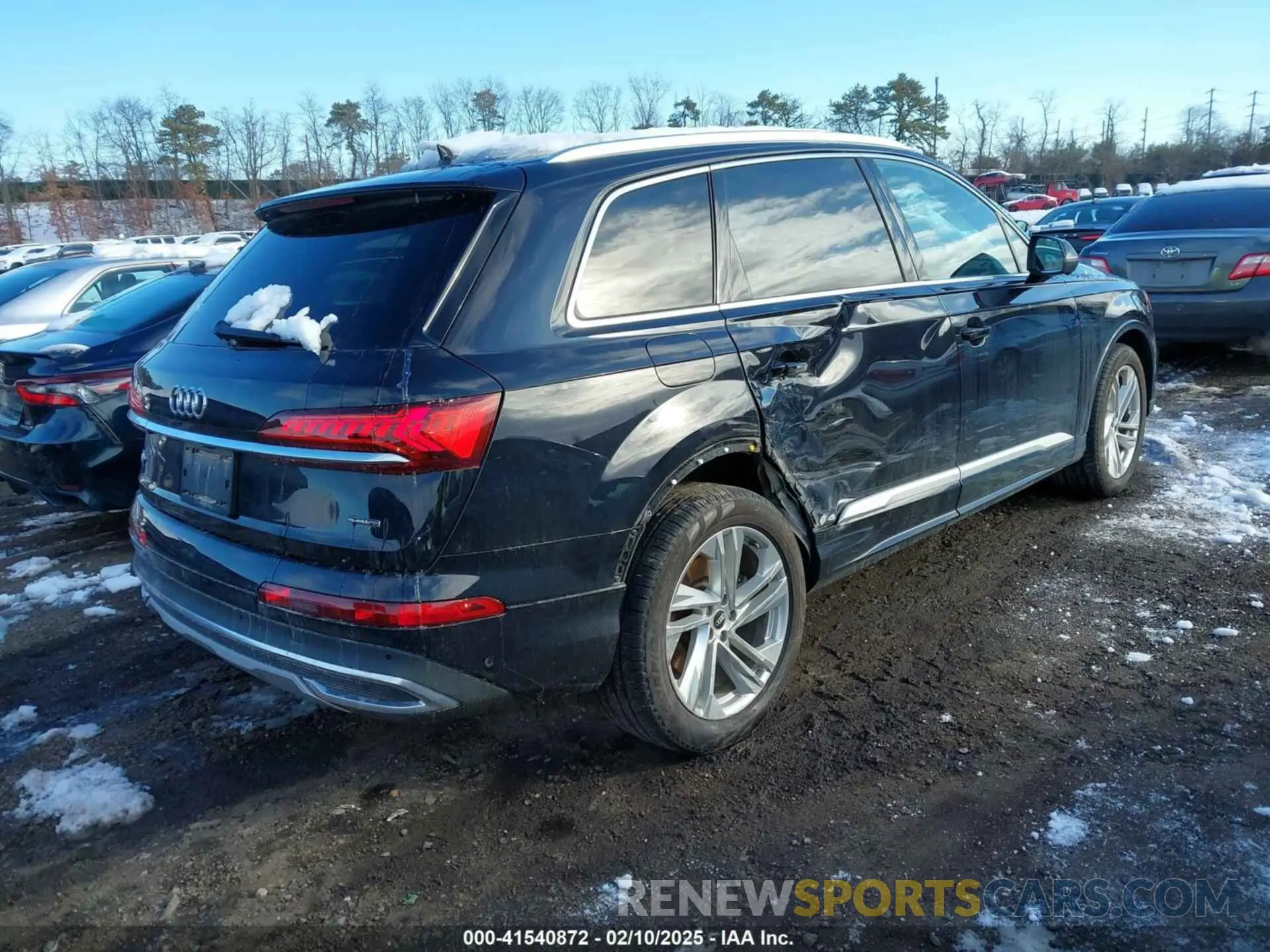 4 Photograph of a damaged car WA1LXAF79MD032540 AUDI Q7 2021