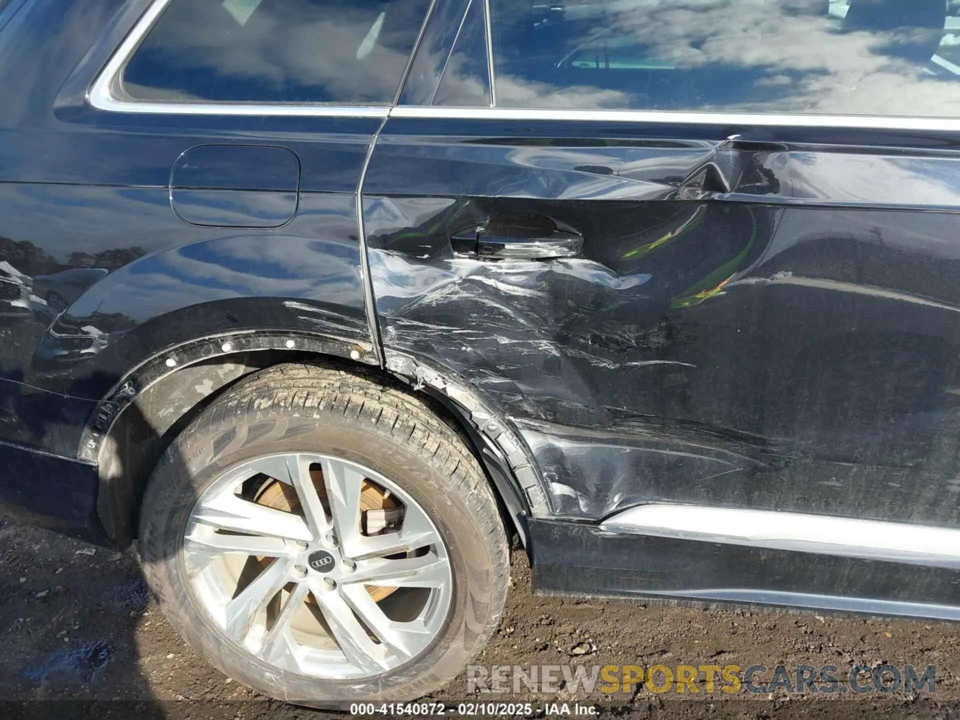 6 Photograph of a damaged car WA1LXAF79MD032540 AUDI Q7 2021