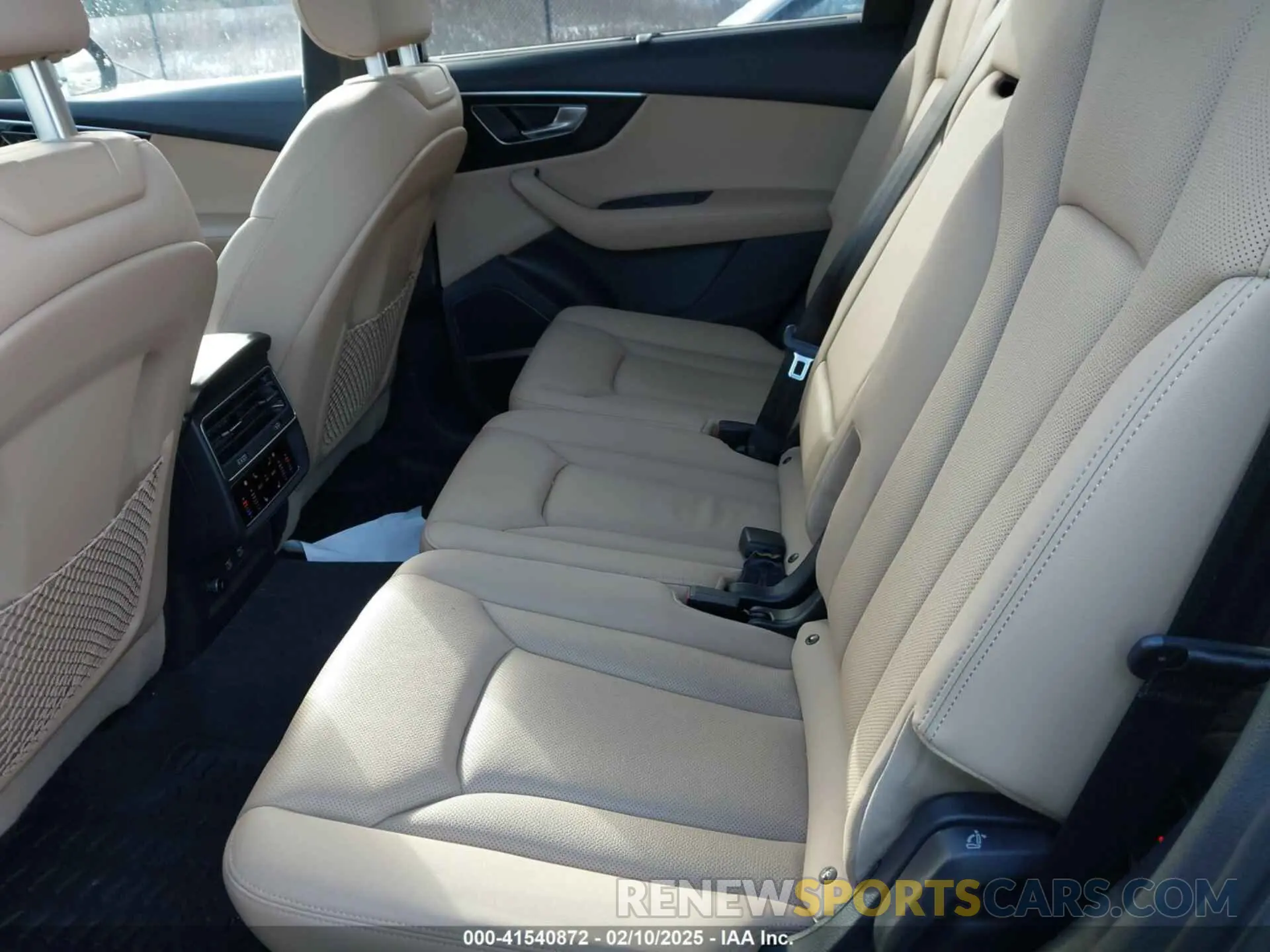 8 Photograph of a damaged car WA1LXAF79MD032540 AUDI Q7 2021