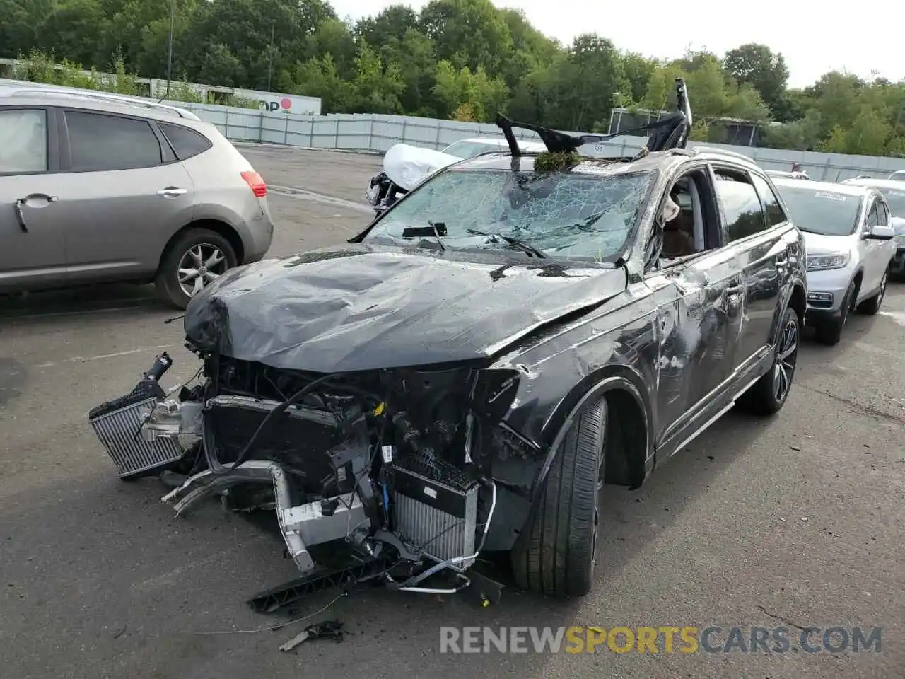 2 Photograph of a damaged car WA1LXAF79MD037706 AUDI Q7 2021