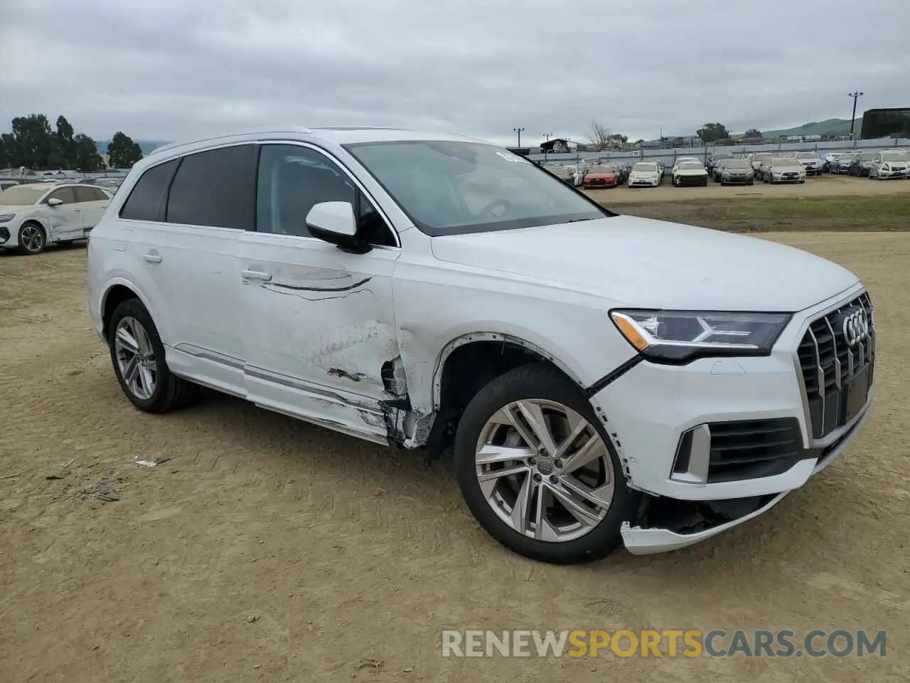 4 Photograph of a damaged car WA1LXAF7XMD010725 AUDI Q7 2021