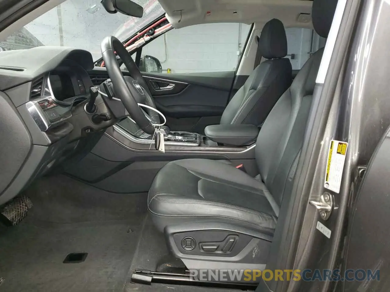 7 Photograph of a damaged car WA1LXAF7XMD035947 AUDI Q7 2021
