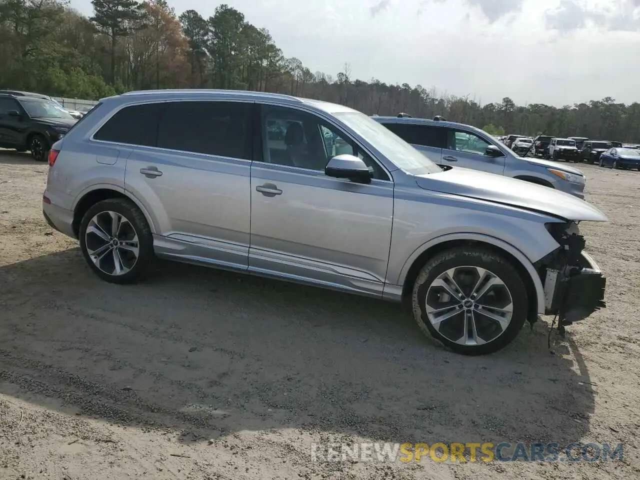 4 Photograph of a damaged car WA1LXAF7XMD041229 AUDI Q7 2021