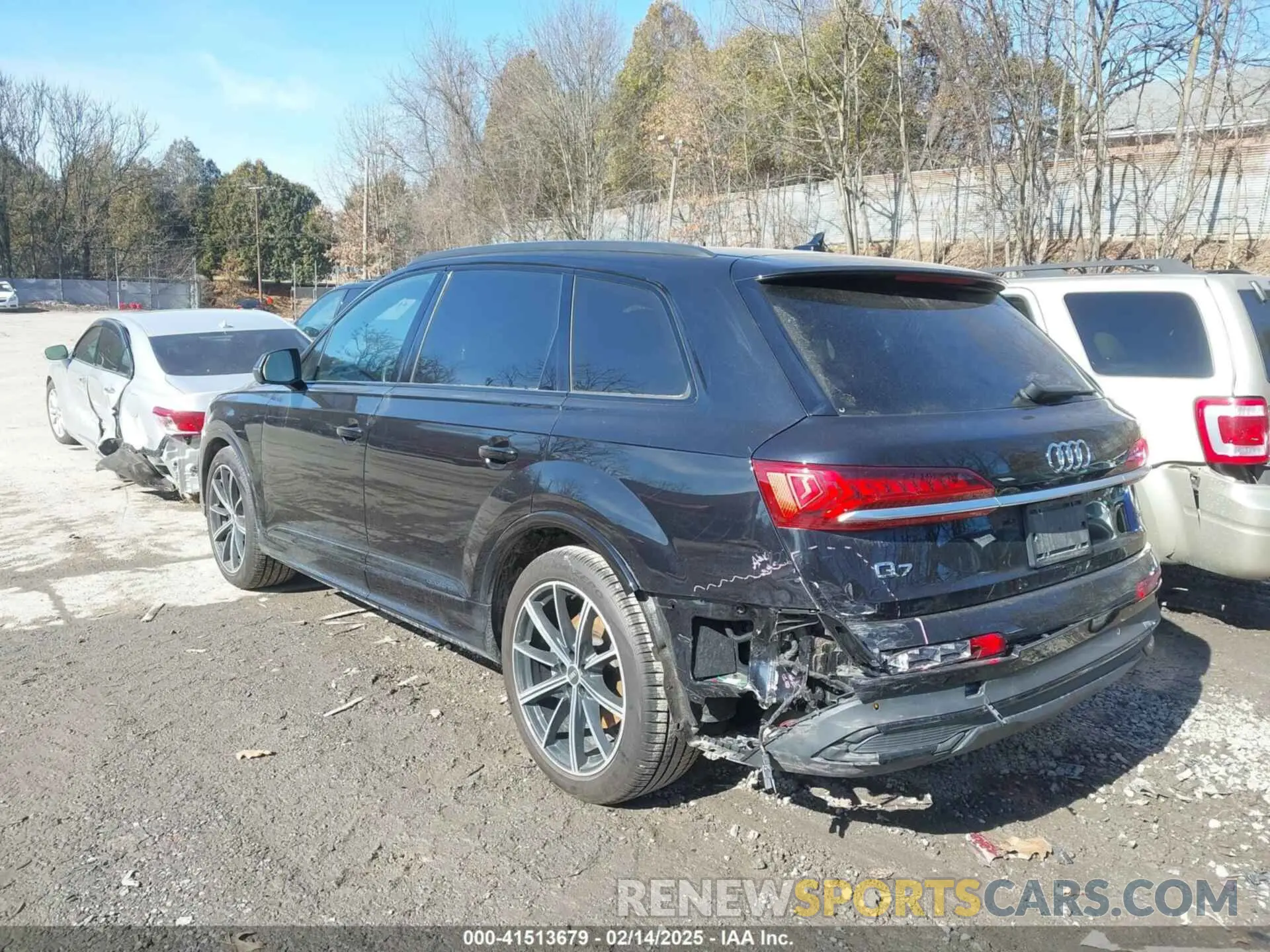 3 Photograph of a damaged car WA1VXAF70MD029485 AUDI Q7 2021