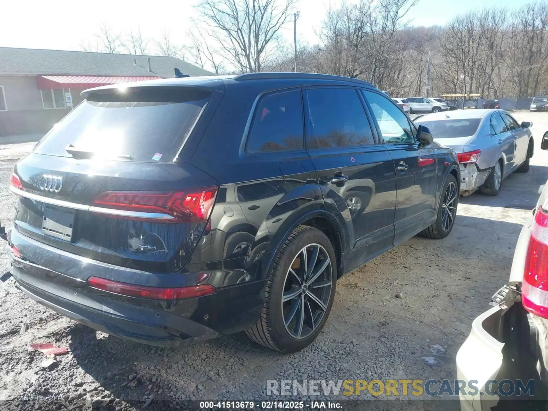 4 Photograph of a damaged car WA1VXAF70MD029485 AUDI Q7 2021