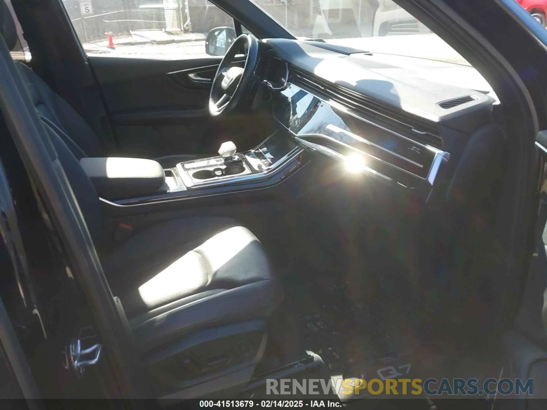 5 Photograph of a damaged car WA1VXAF70MD029485 AUDI Q7 2021