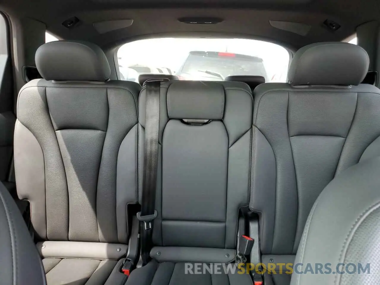 10 Photograph of a damaged car WA1VXAF72MD013689 AUDI Q7 2021