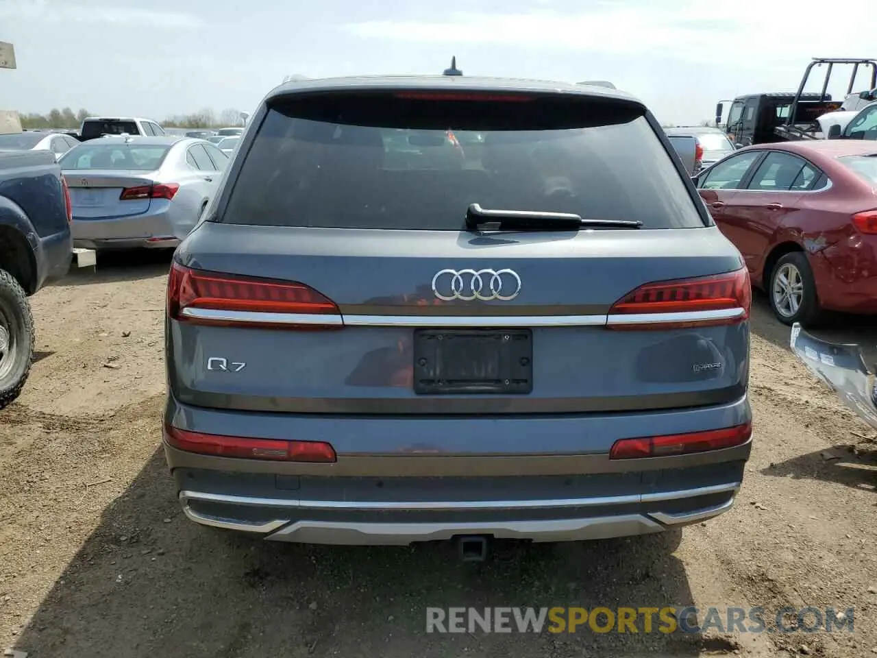 6 Photograph of a damaged car WA1VXAF72MD013689 AUDI Q7 2021
