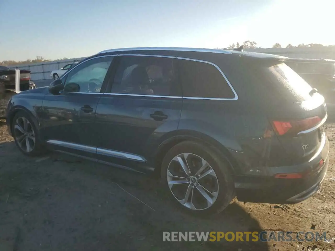 2 Photograph of a damaged car WA1VXAF73MD014690 AUDI Q7 2021