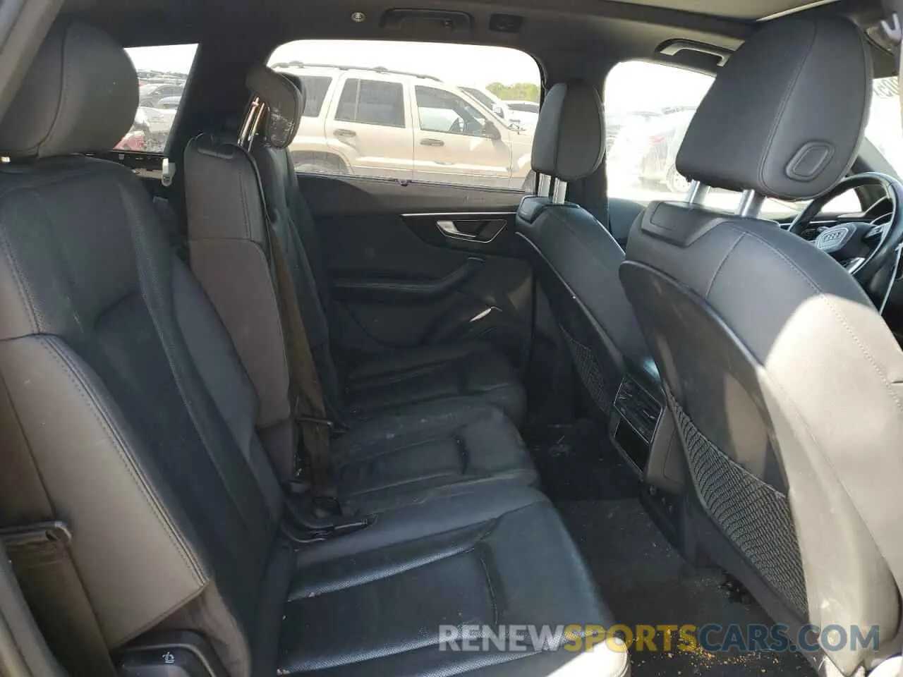 11 Photograph of a damaged car WA1VXAF73MD021042 AUDI Q7 2021