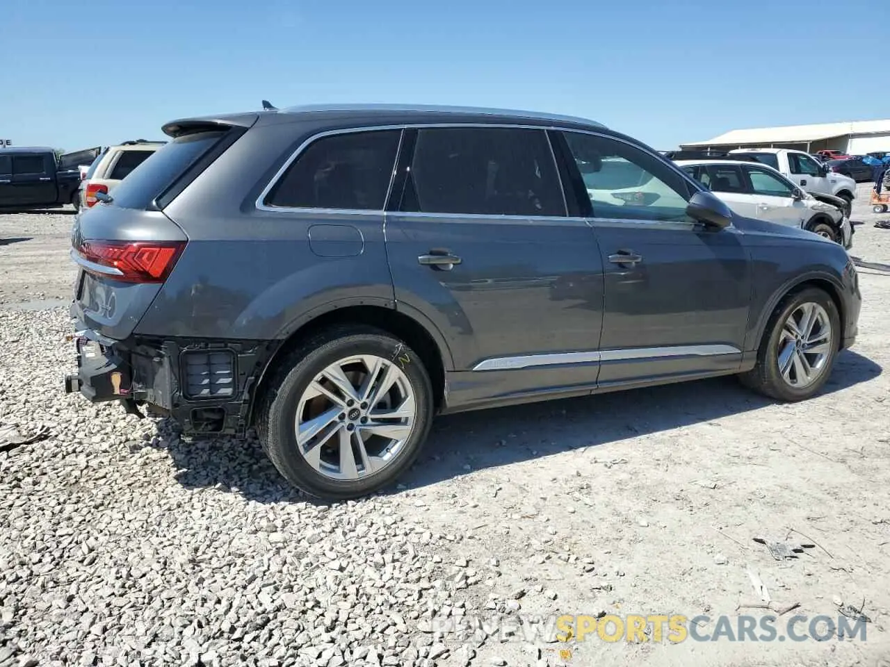 3 Photograph of a damaged car WA1VXAF73MD021042 AUDI Q7 2021