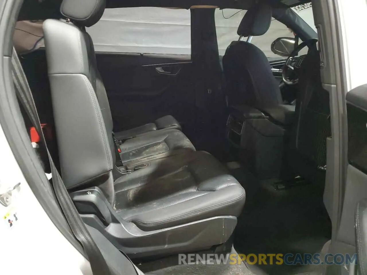 11 Photograph of a damaged car WA1VXAF73MD022658 AUDI Q7 2021