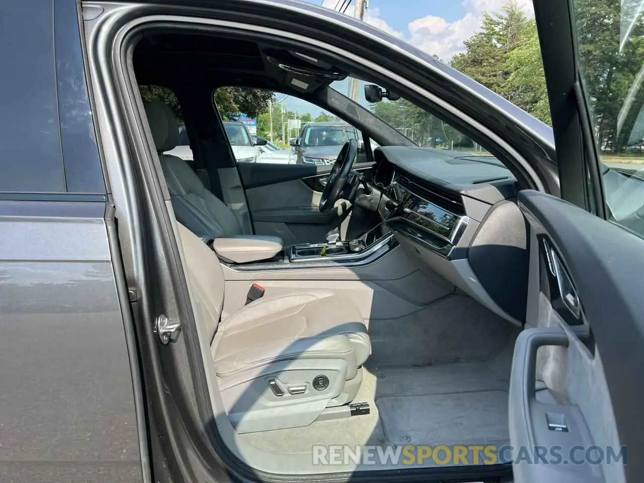 5 Photograph of a damaged car WA1VXAF77MD011937 AUDI Q7 2021