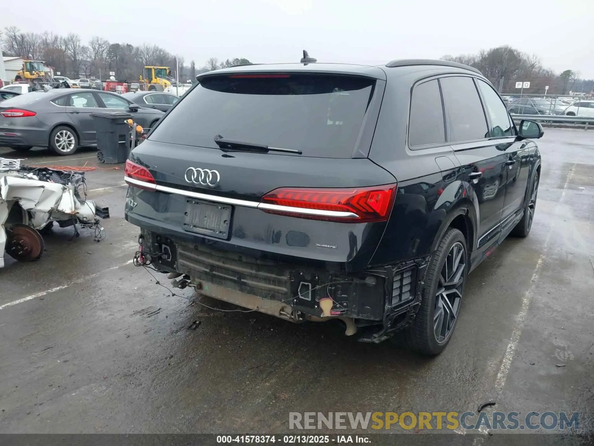 4 Photograph of a damaged car WA1VXAF77MD020007 AUDI Q7 2021