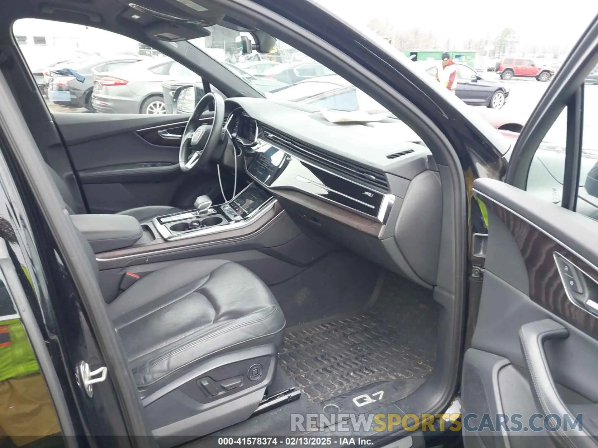 5 Photograph of a damaged car WA1VXAF77MD020007 AUDI Q7 2021