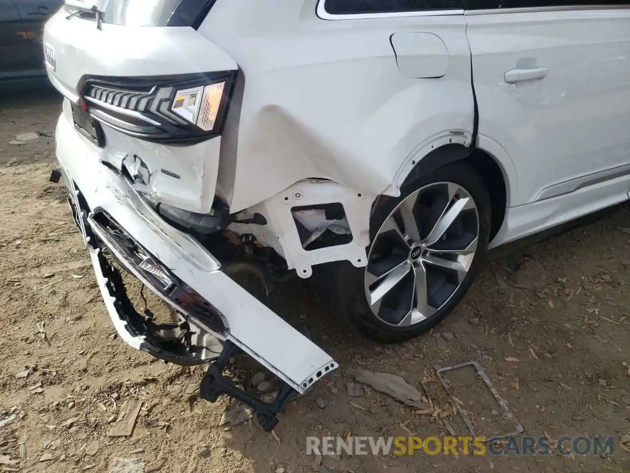 9 Photograph of a damaged car WA1VXAF77MD029788 AUDI Q7 2021