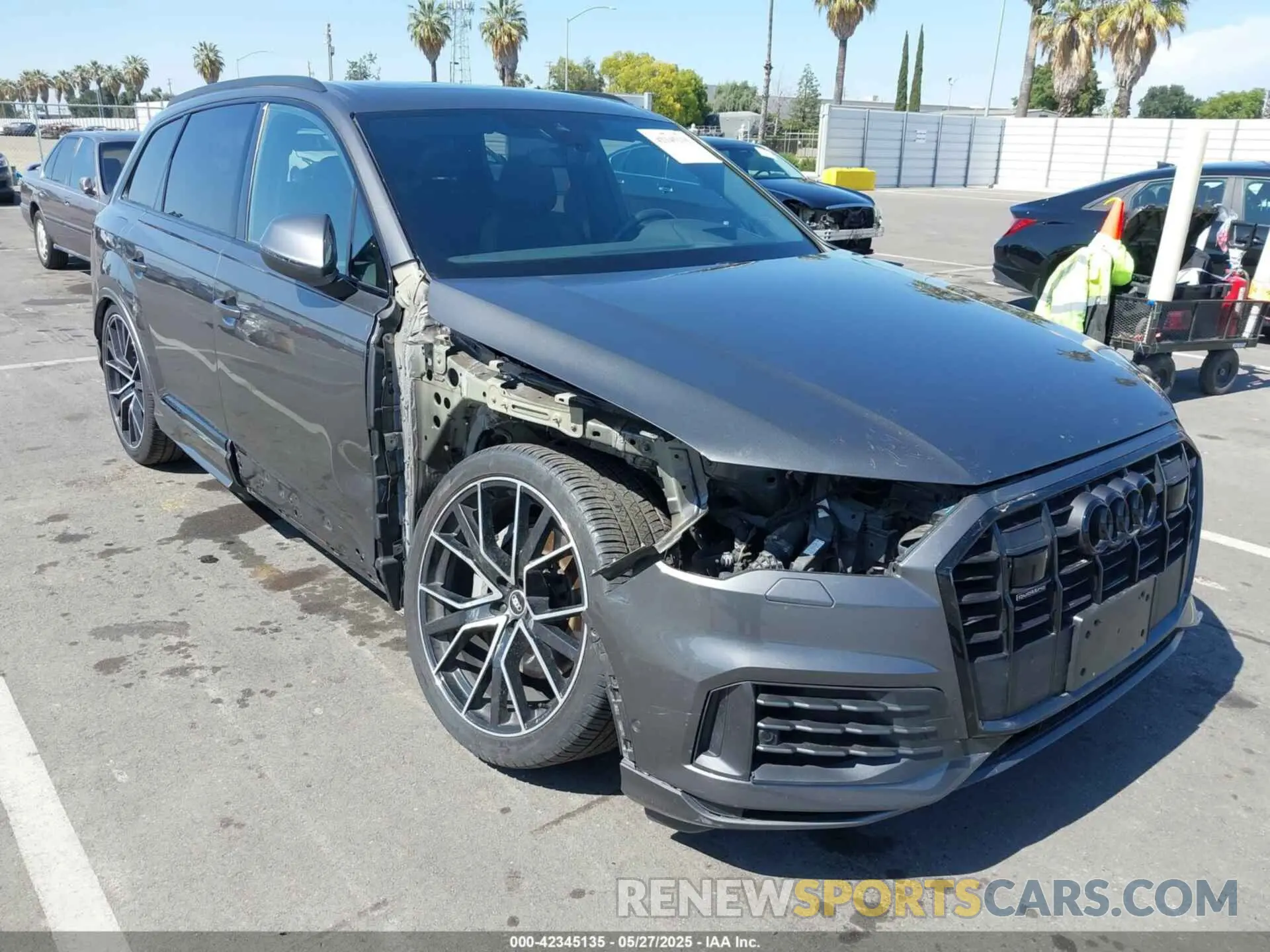 1 Photograph of a damaged car WA1VXAF77MD035798 AUDI Q7 2021
