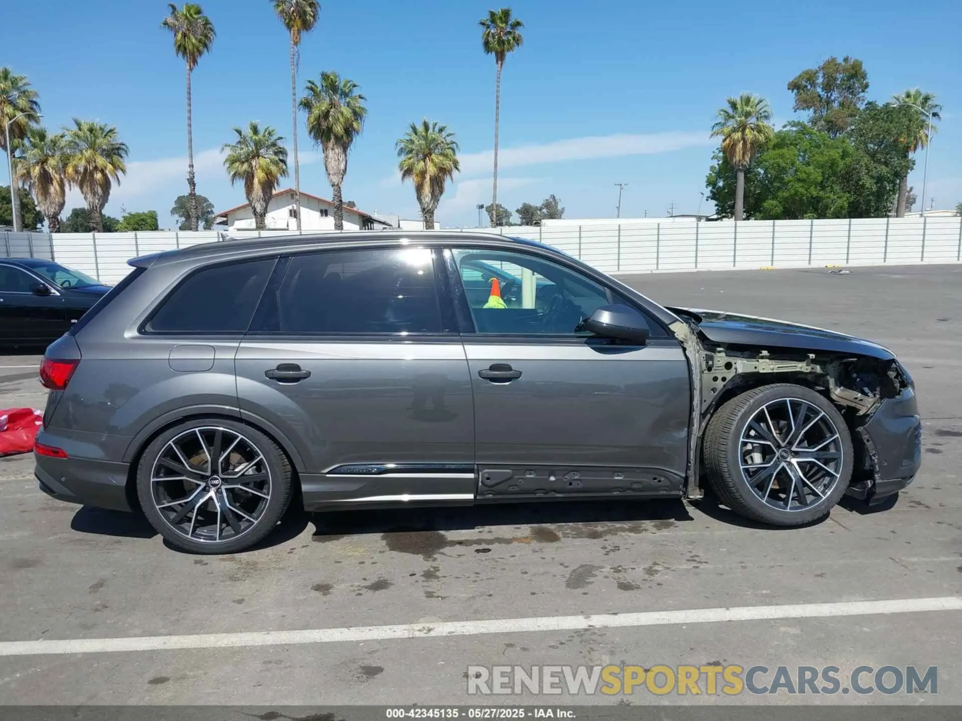 14 Photograph of a damaged car WA1VXAF77MD035798 AUDI Q7 2021