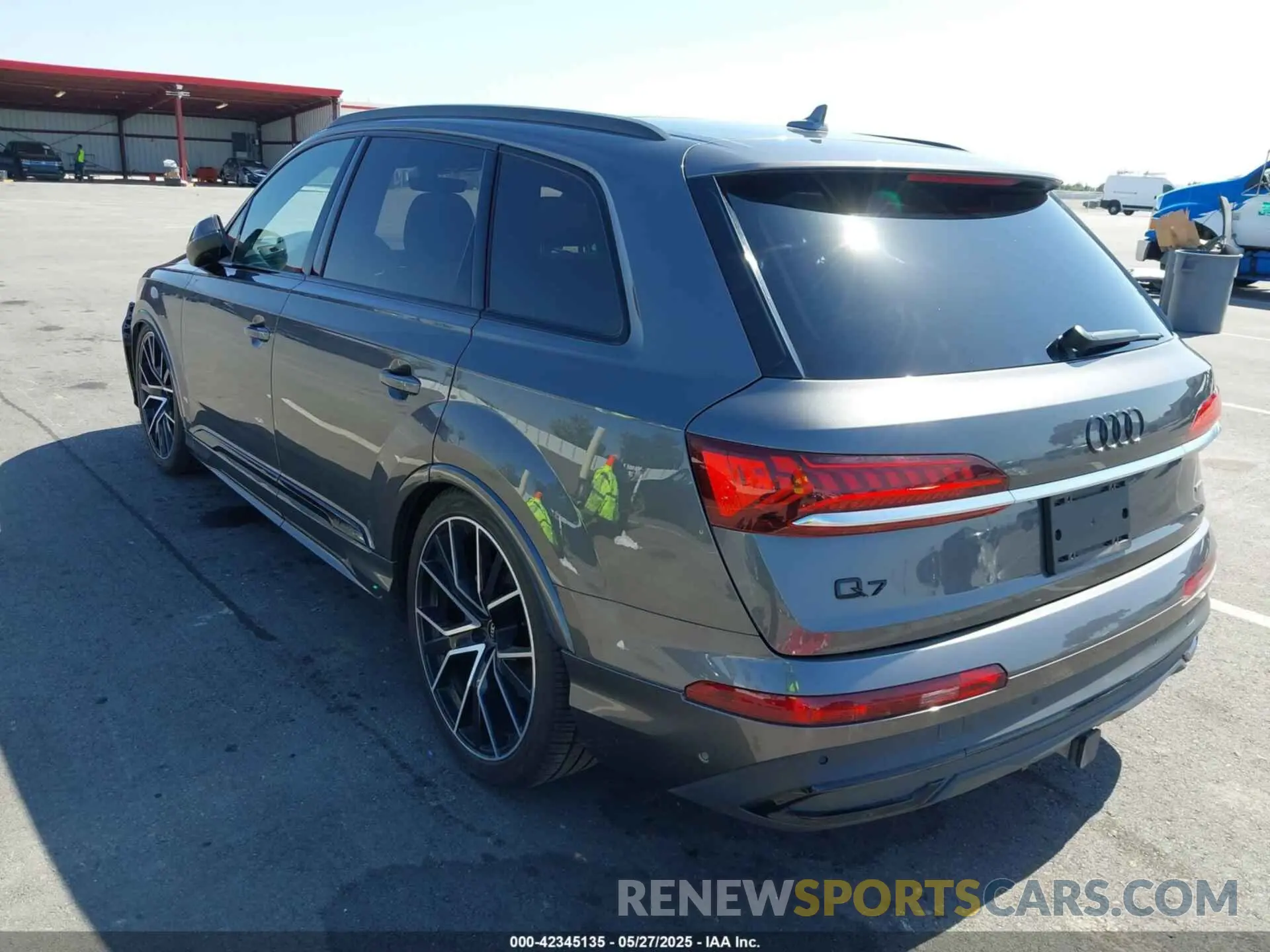 3 Photograph of a damaged car WA1VXAF77MD035798 AUDI Q7 2021
