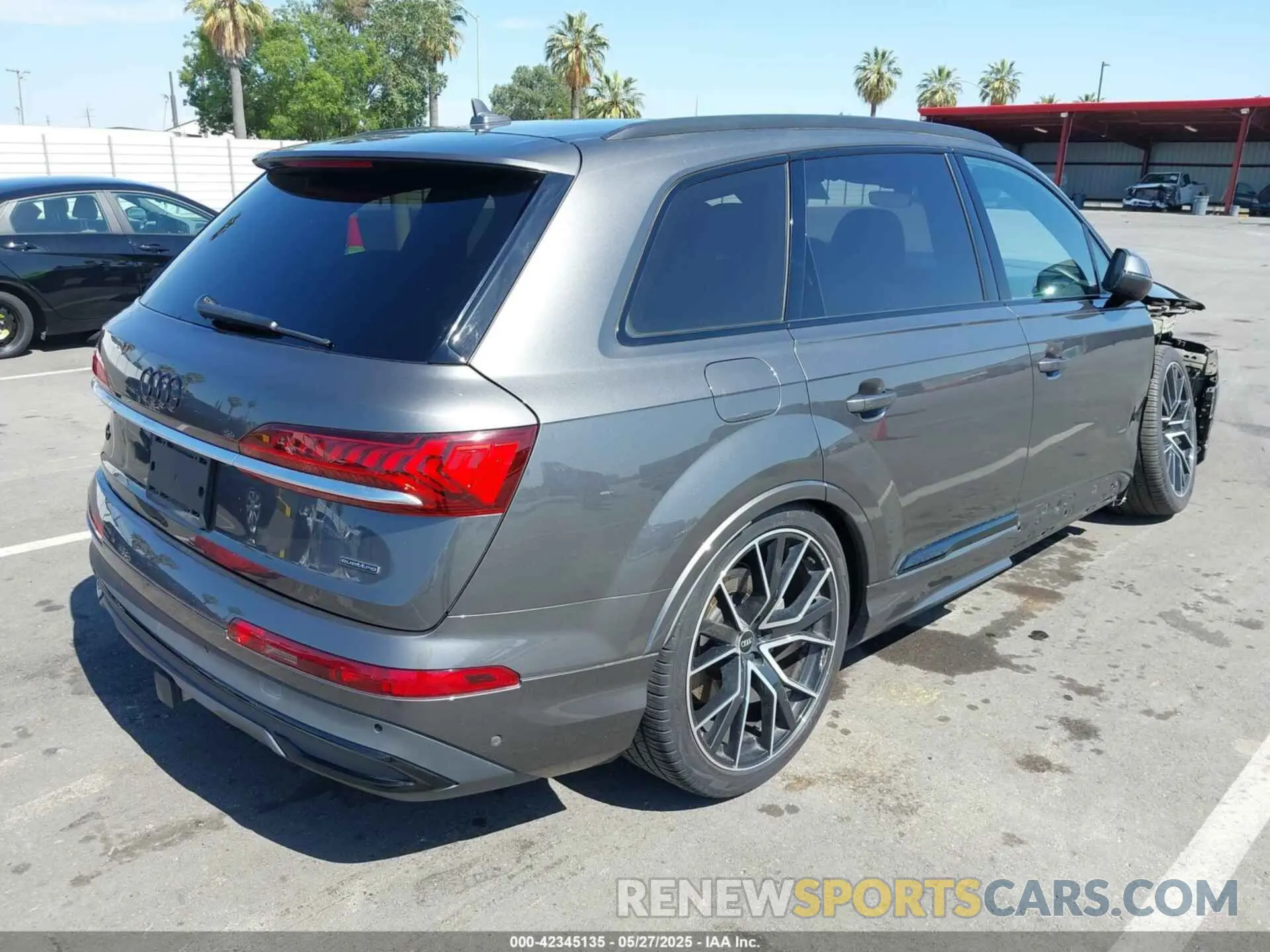 4 Photograph of a damaged car WA1VXAF77MD035798 AUDI Q7 2021
