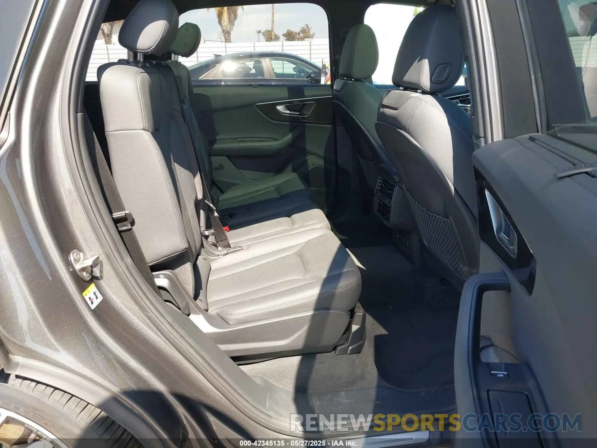 8 Photograph of a damaged car WA1VXAF77MD035798 AUDI Q7 2021