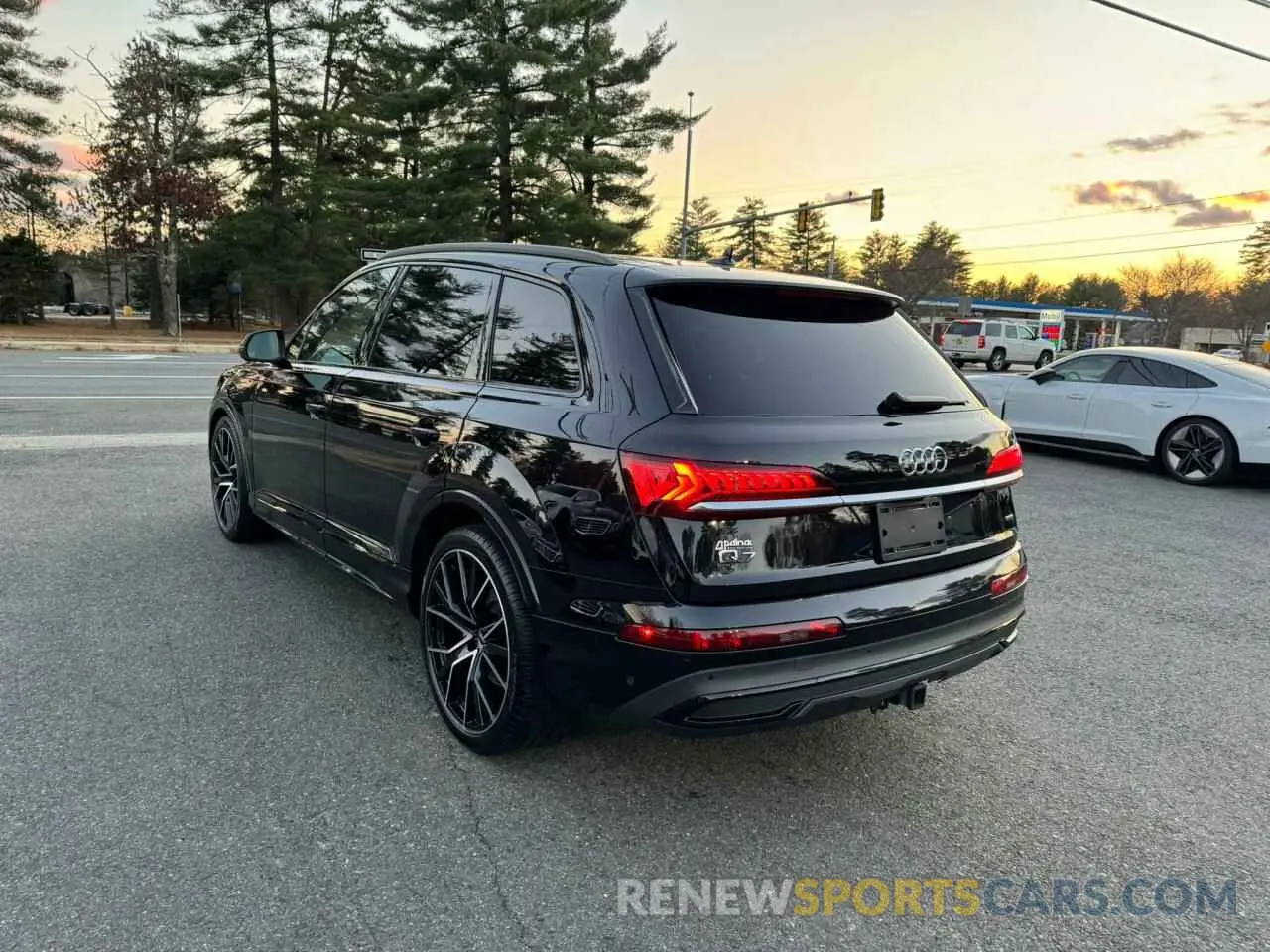 4 Photograph of a damaged car WA1VXAF78MD021201 AUDI Q7 2021