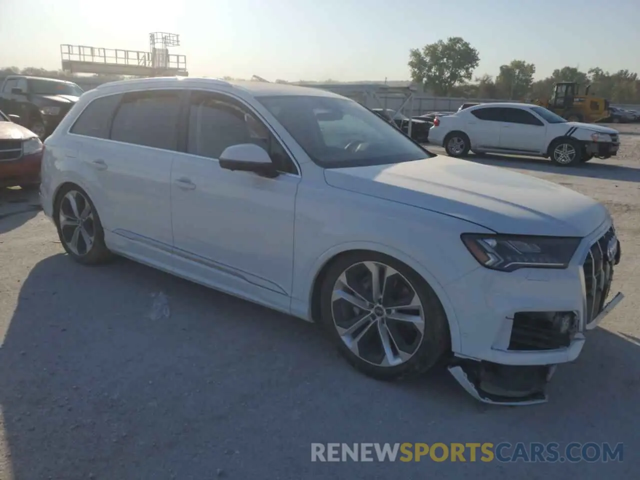 4 Photograph of a damaged car WA1VXAF78MD039441 AUDI Q7 2021