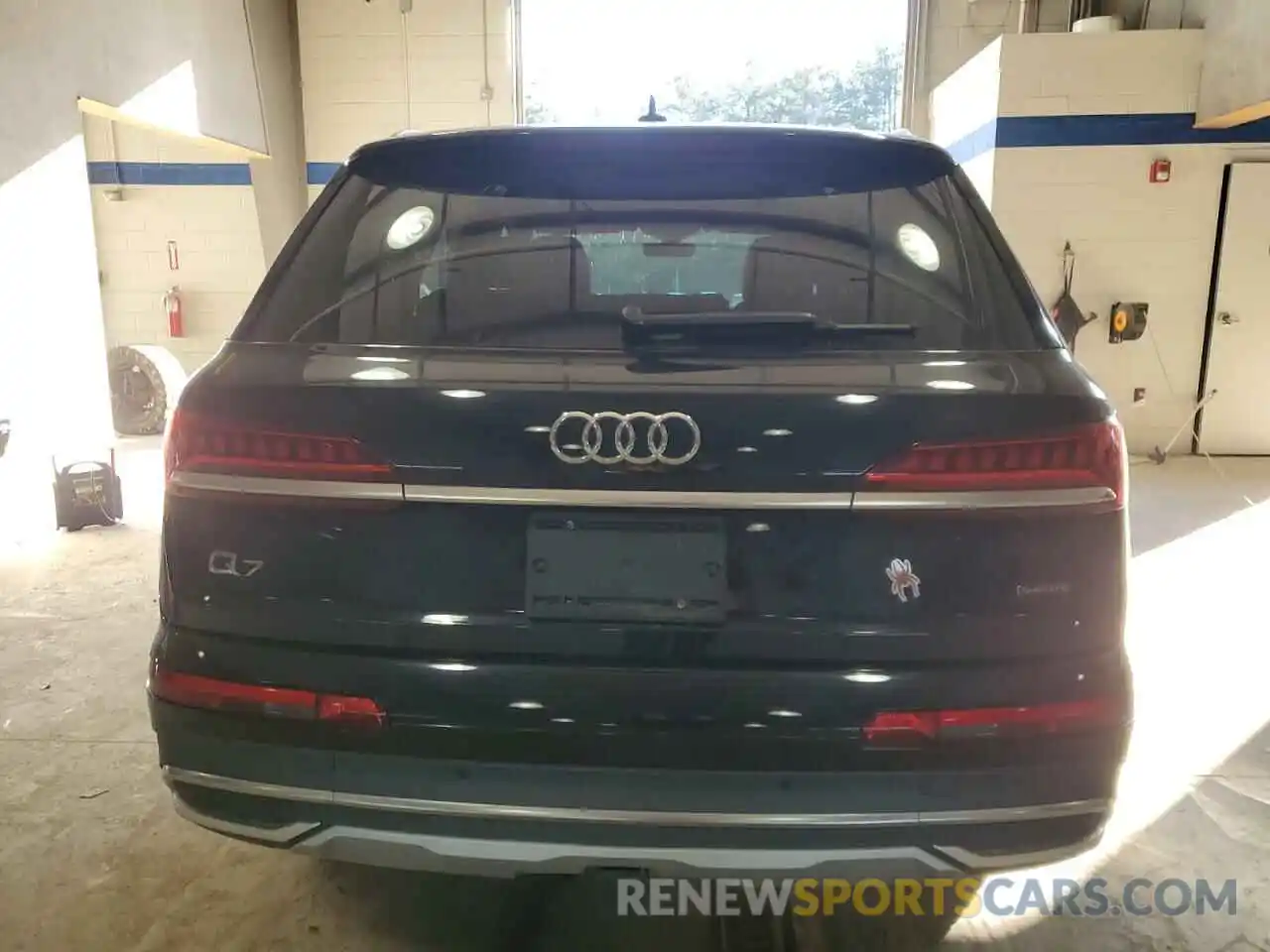 6 Photograph of a damaged car WA1VXAF79MD035513 AUDI Q7 2021