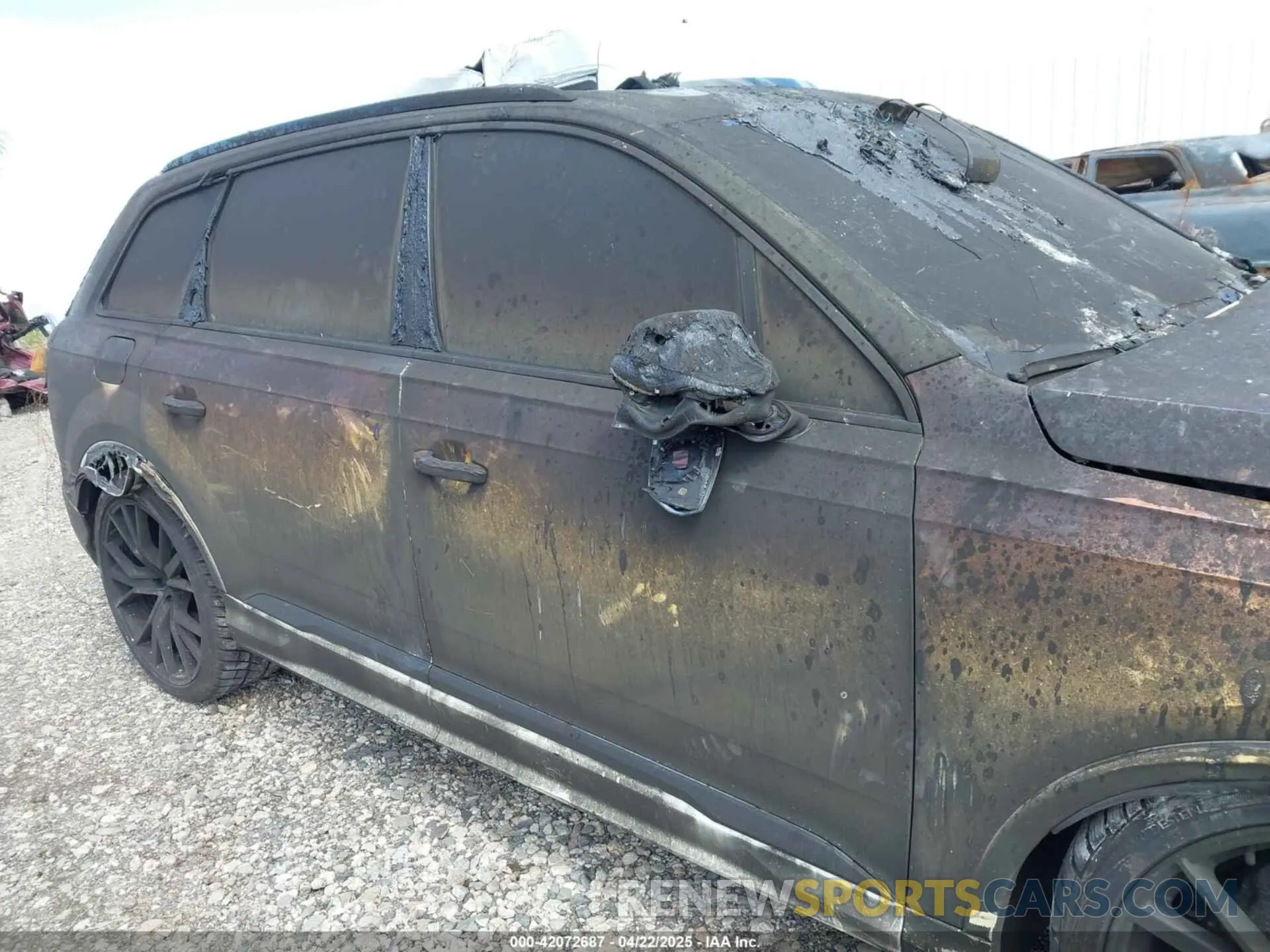 14 Photograph of a damaged car WA1VXBF73MD021287 AUDI Q7 2021