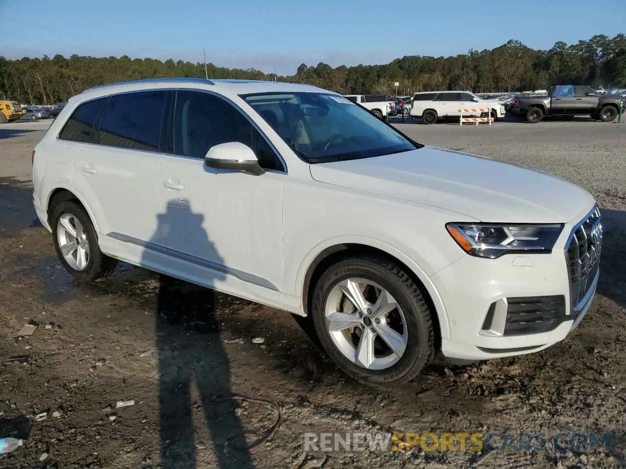 4 Photograph of a damaged car WA1AJBF70ND021975 AUDI Q7 2022