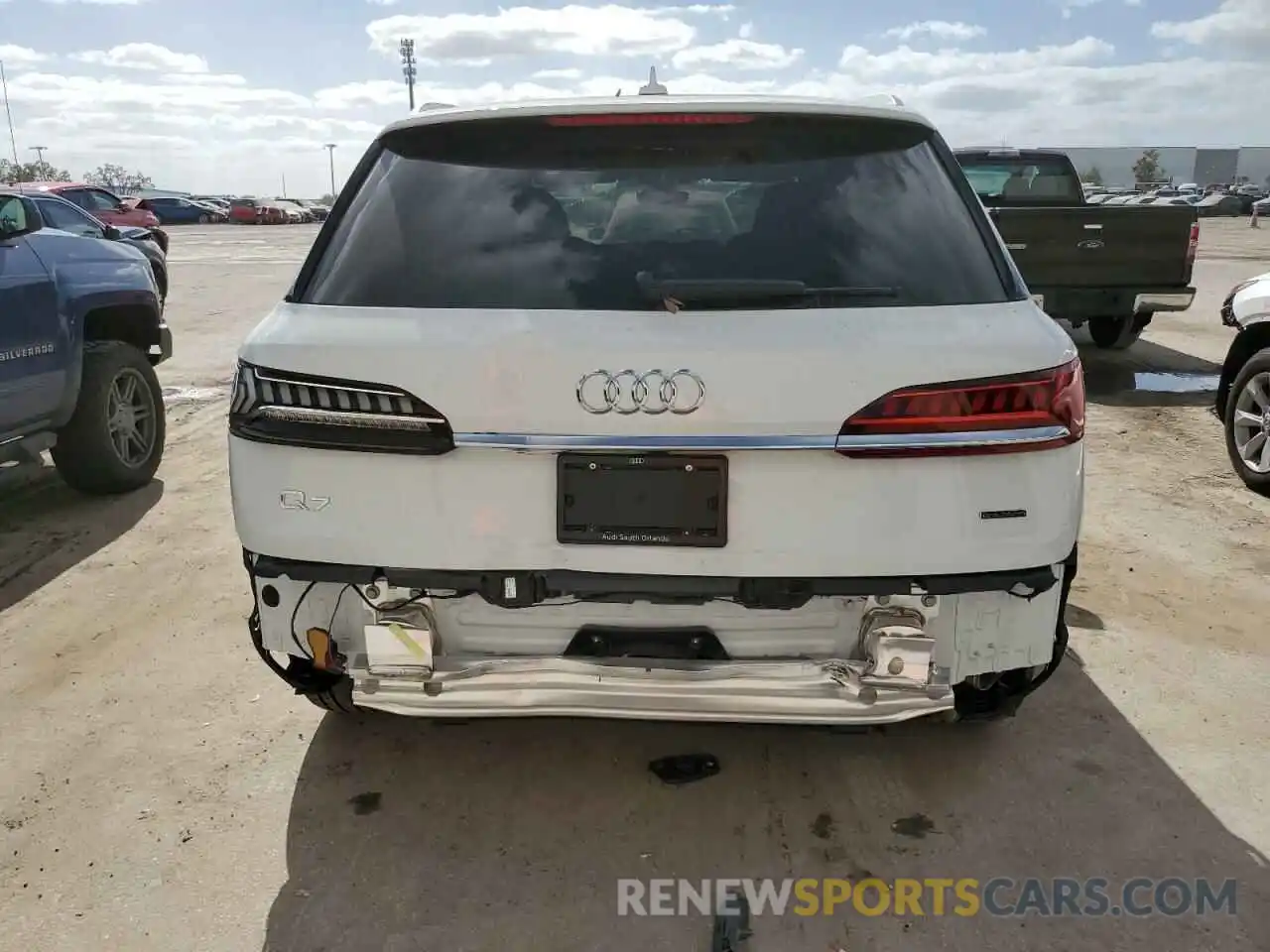 6 Photograph of a damaged car WA1AXBF73ND017790 AUDI Q7 2022