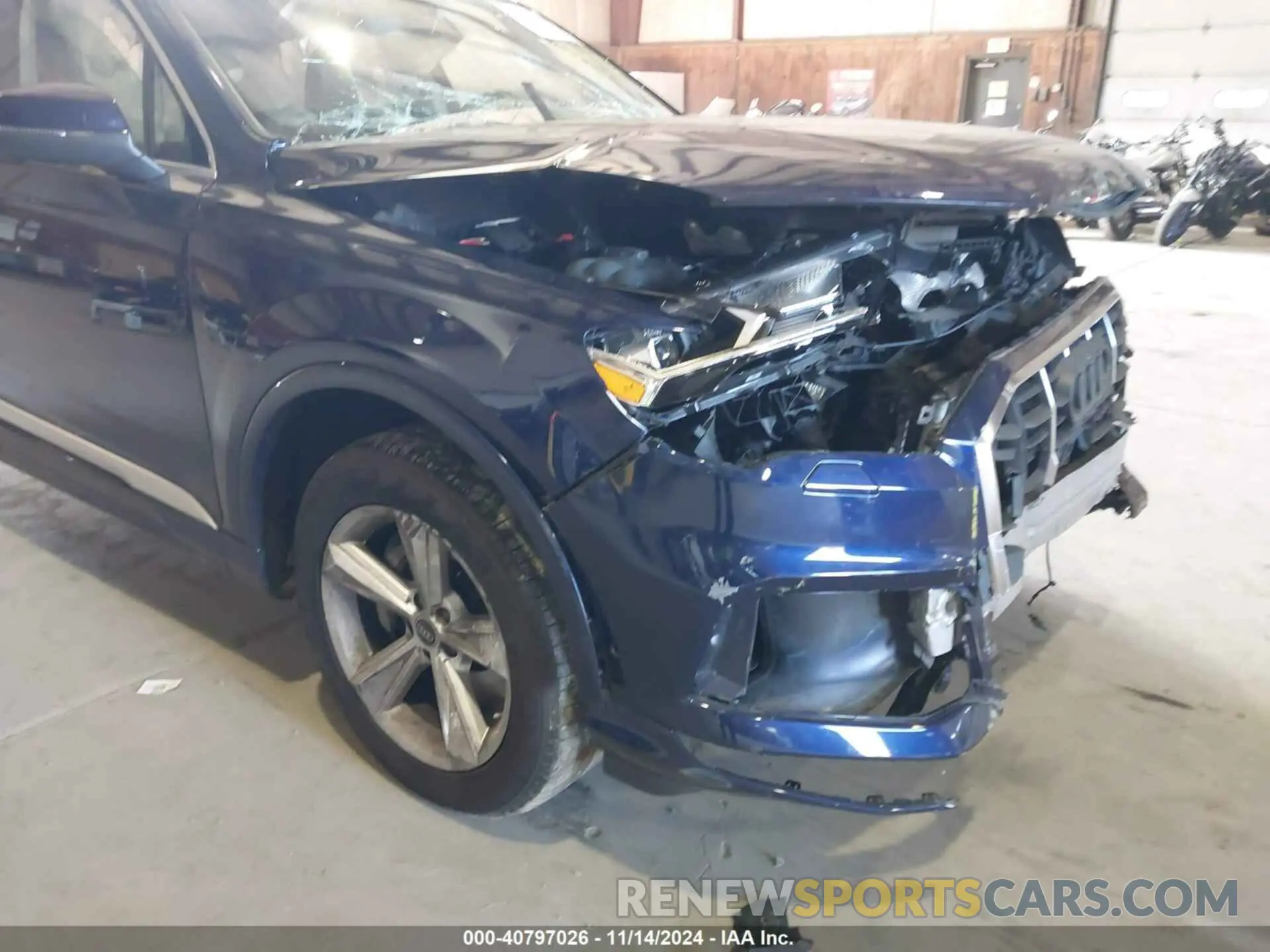 17 Photograph of a damaged car WA1AXBF76ND016732 AUDI Q7 2022