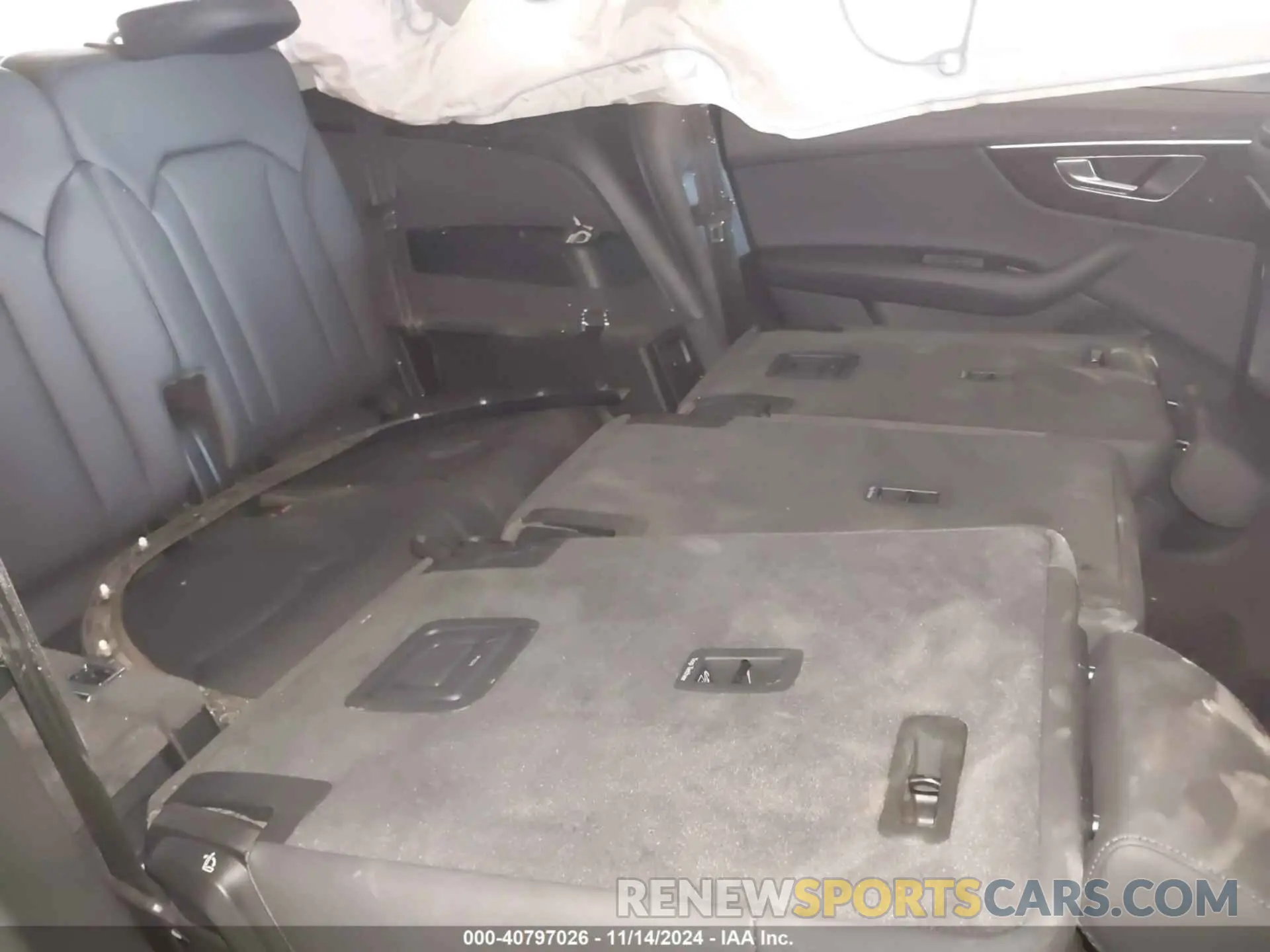 8 Photograph of a damaged car WA1AXBF76ND016732 AUDI Q7 2022