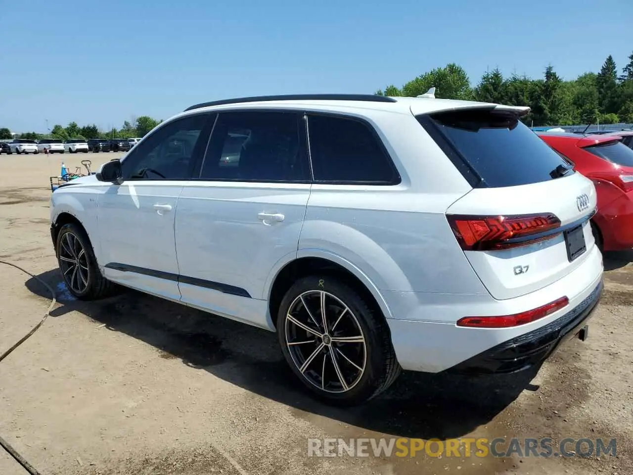 2 Photograph of a damaged car WA1BXBF70ND022028 AUDI Q7 2022