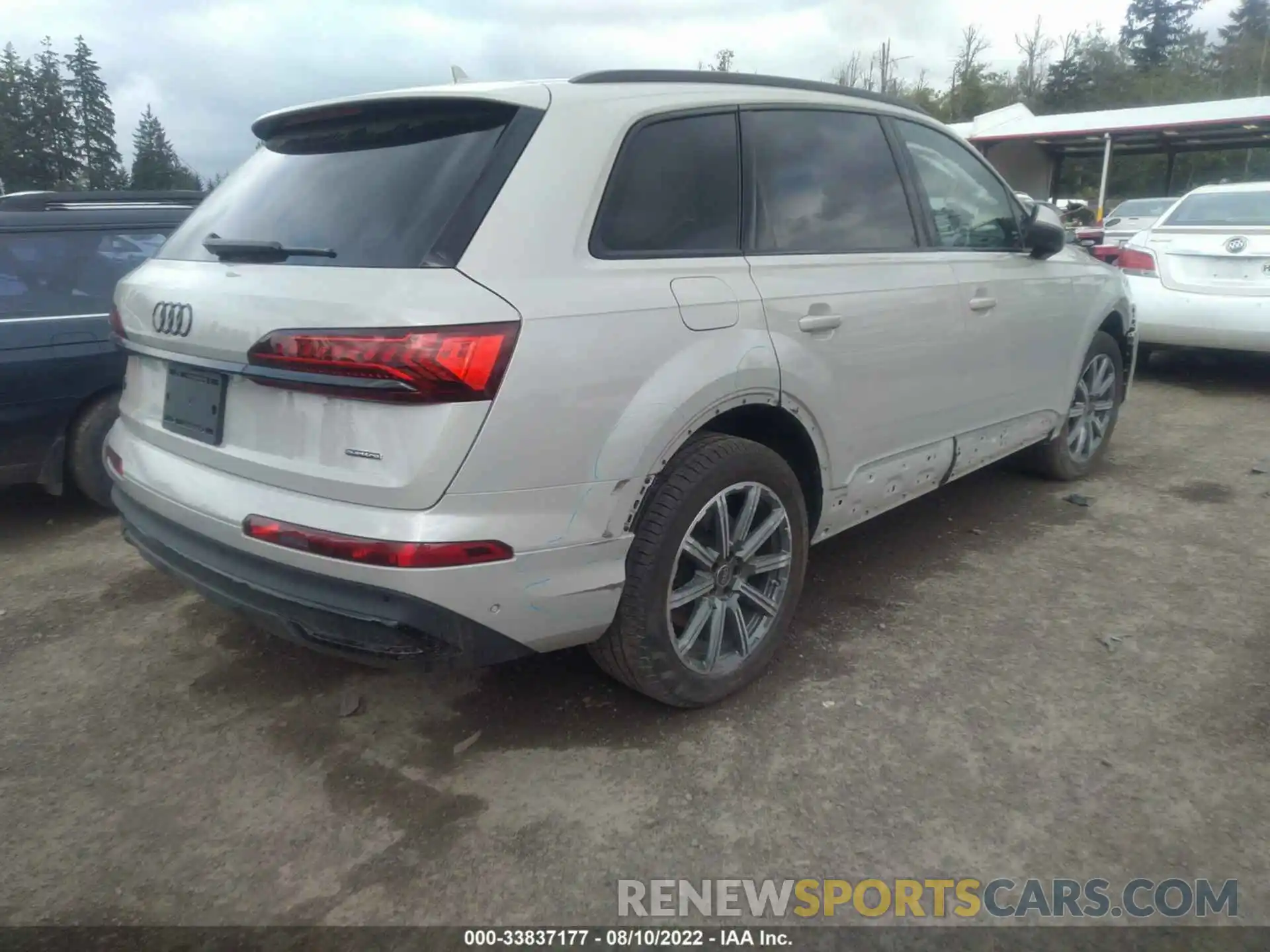 4 Photograph of a damaged car WA1LJBF76ND010133 AUDI Q7 2022