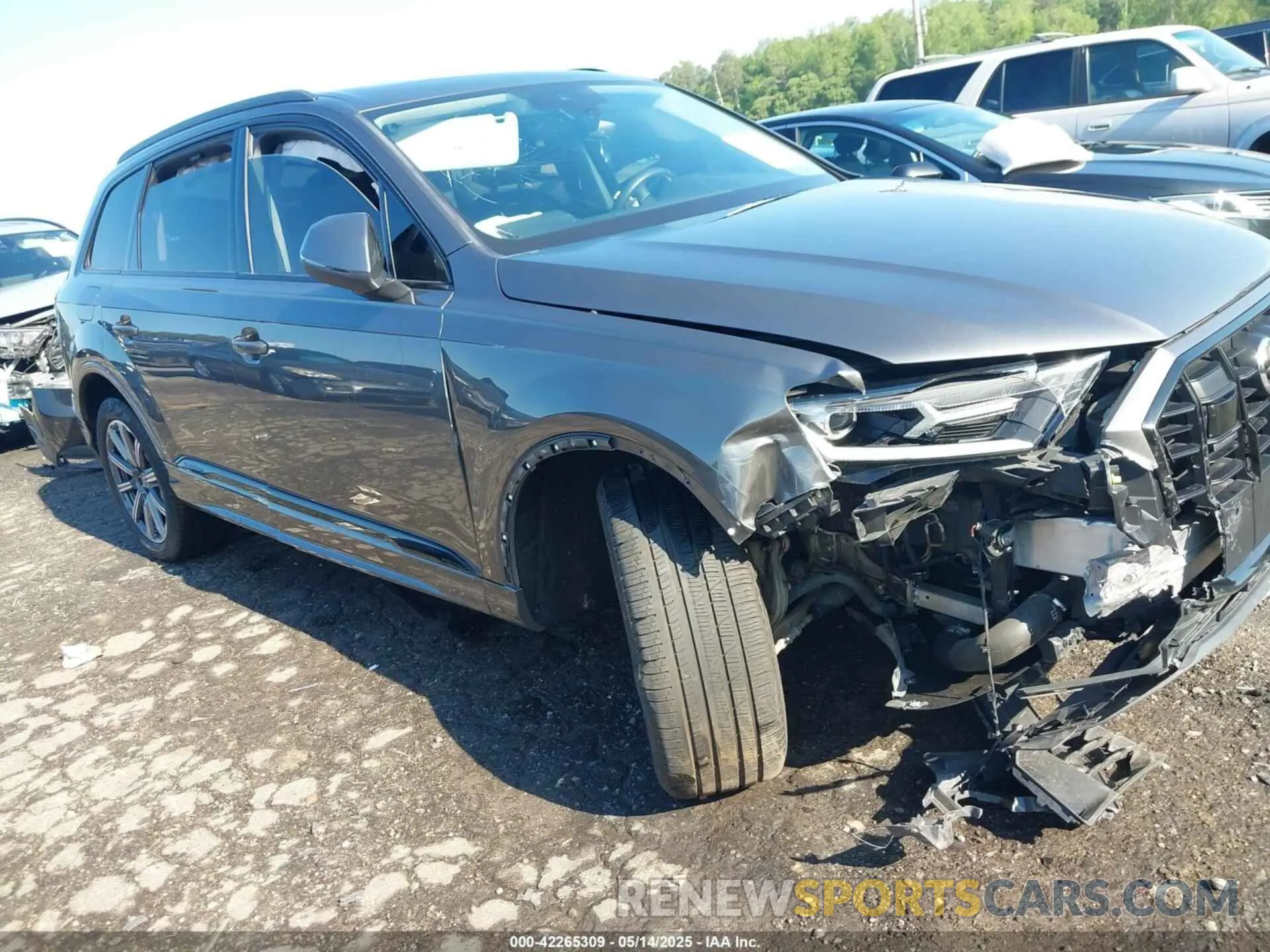 1 Photograph of a damaged car WA1LJBF77ND000677 AUDI Q7 2022
