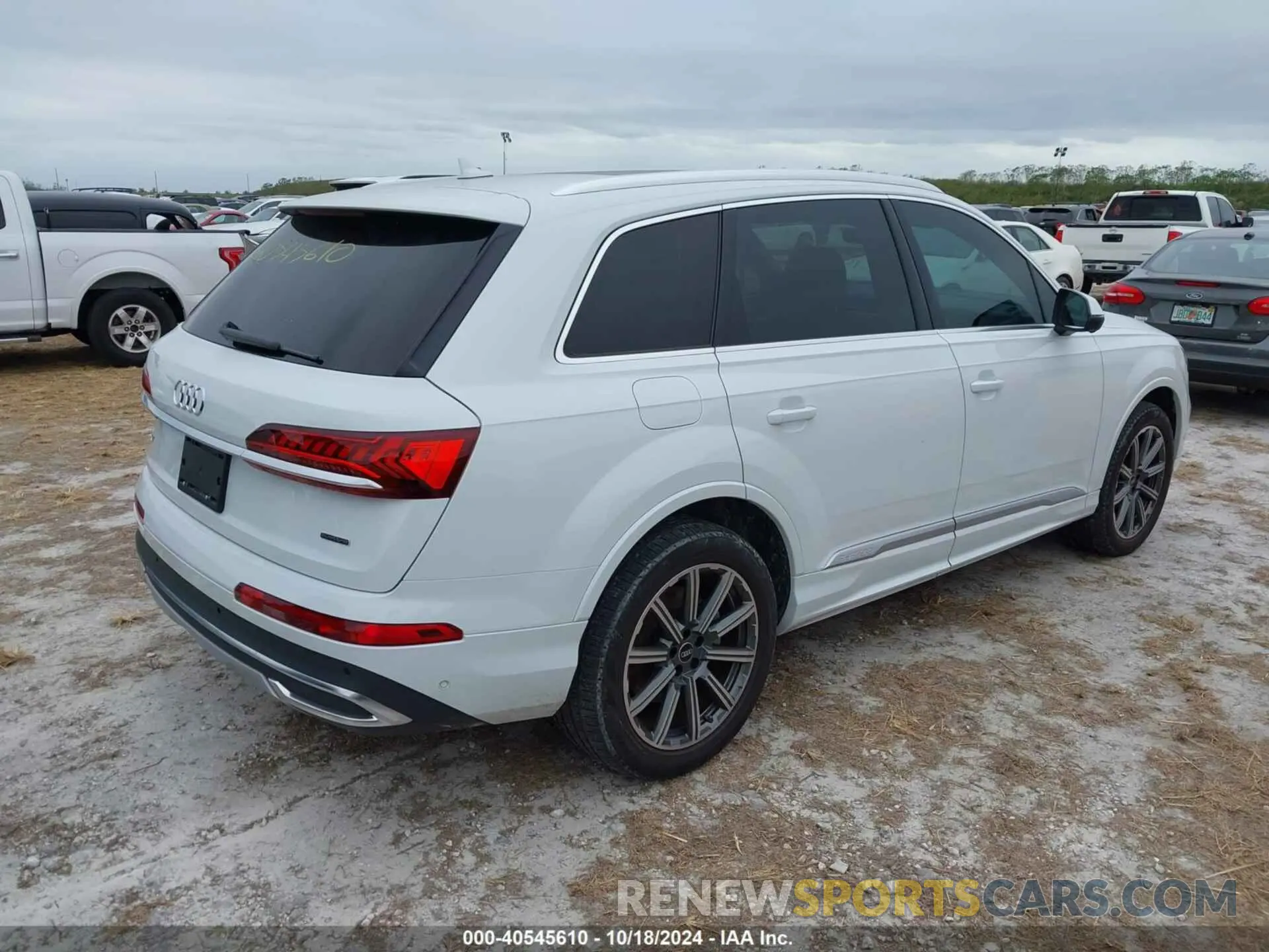 4 Photograph of a damaged car WA1LJBF78ND007198 AUDI Q7 2022