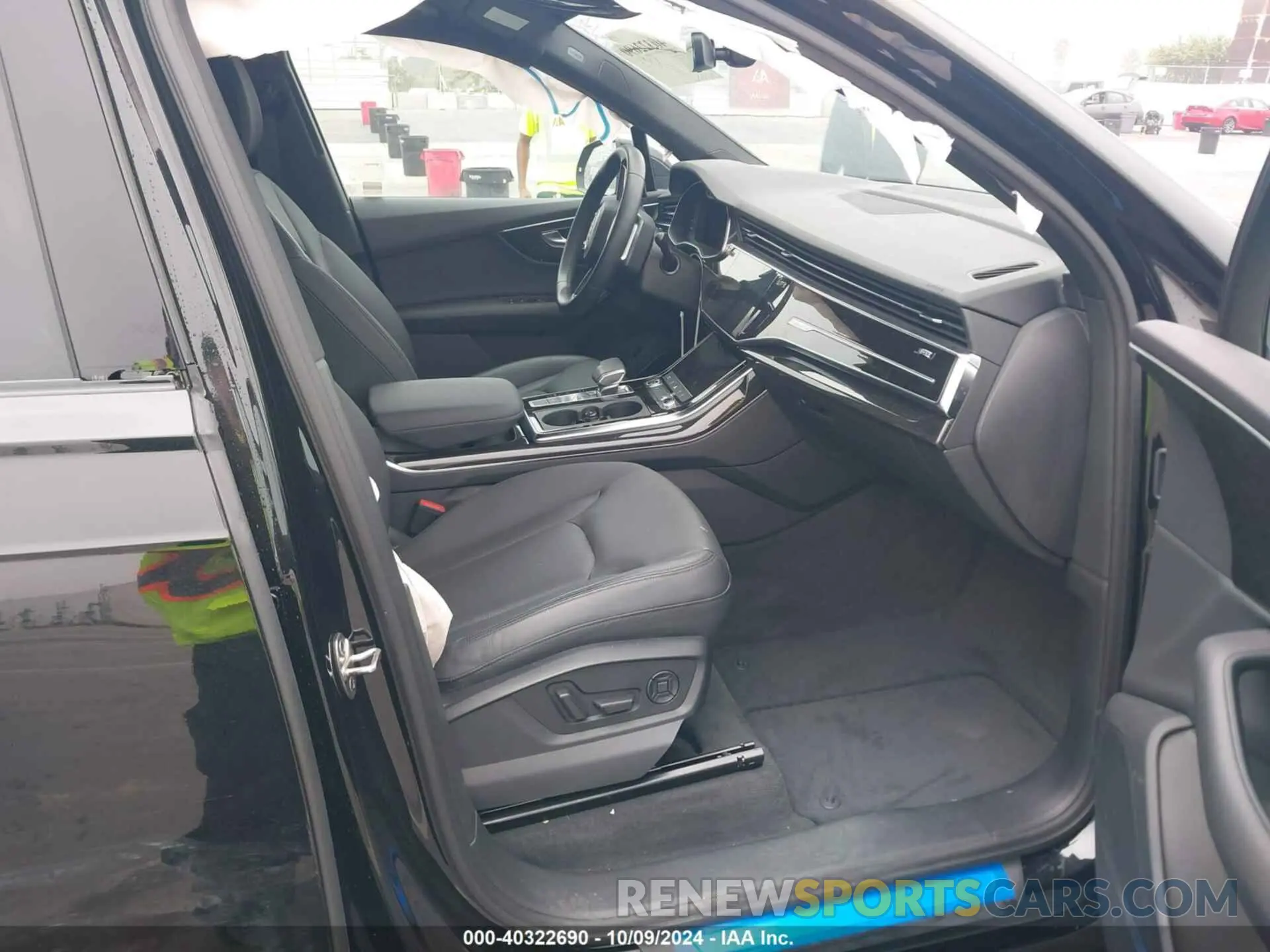 5 Photograph of a damaged car WA1LJBF79ND001264 AUDI Q7 2022