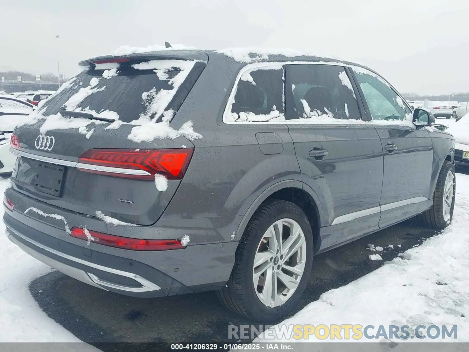 4 Photograph of a damaged car WA1LXBF71ND004884 AUDI Q7 2022
