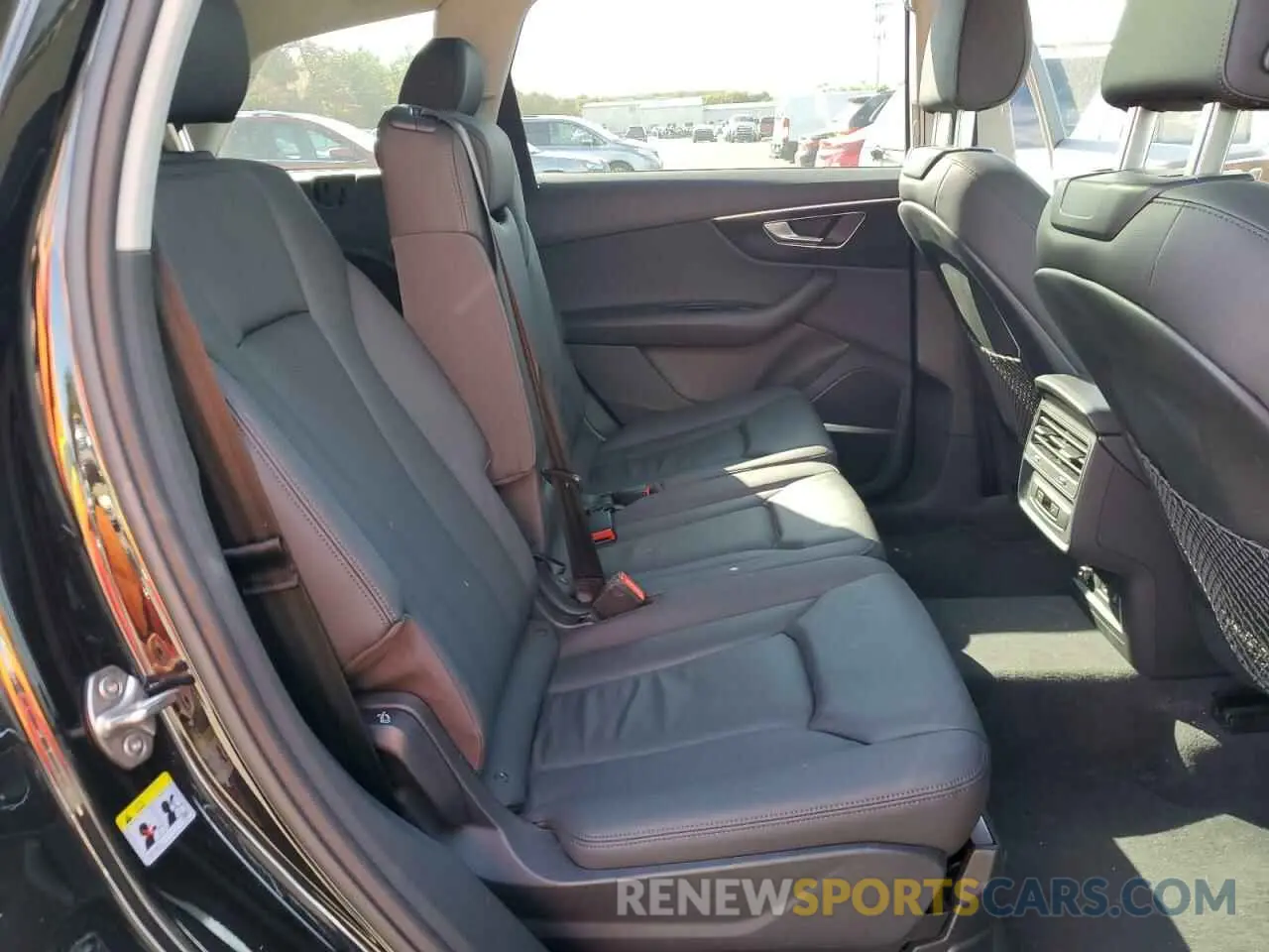 11 Photograph of a damaged car WA1LXBF71ND011043 AUDI Q7 2022