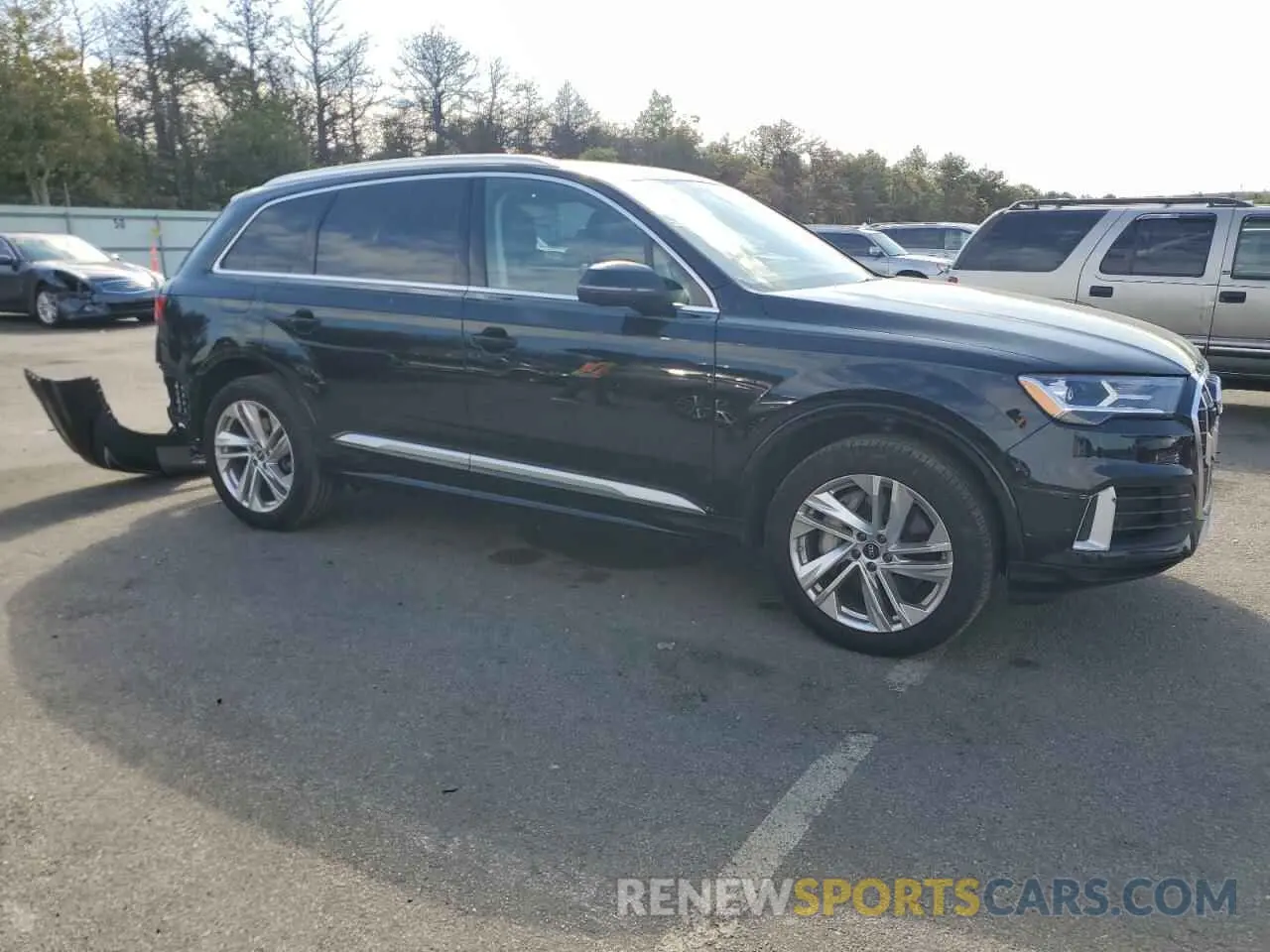 4 Photograph of a damaged car WA1LXBF71ND011043 AUDI Q7 2022