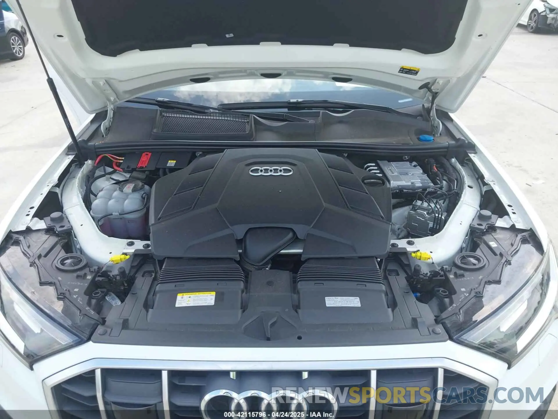 10 Photograph of a damaged car WA1LXBF71ND020244 AUDI Q7 2022