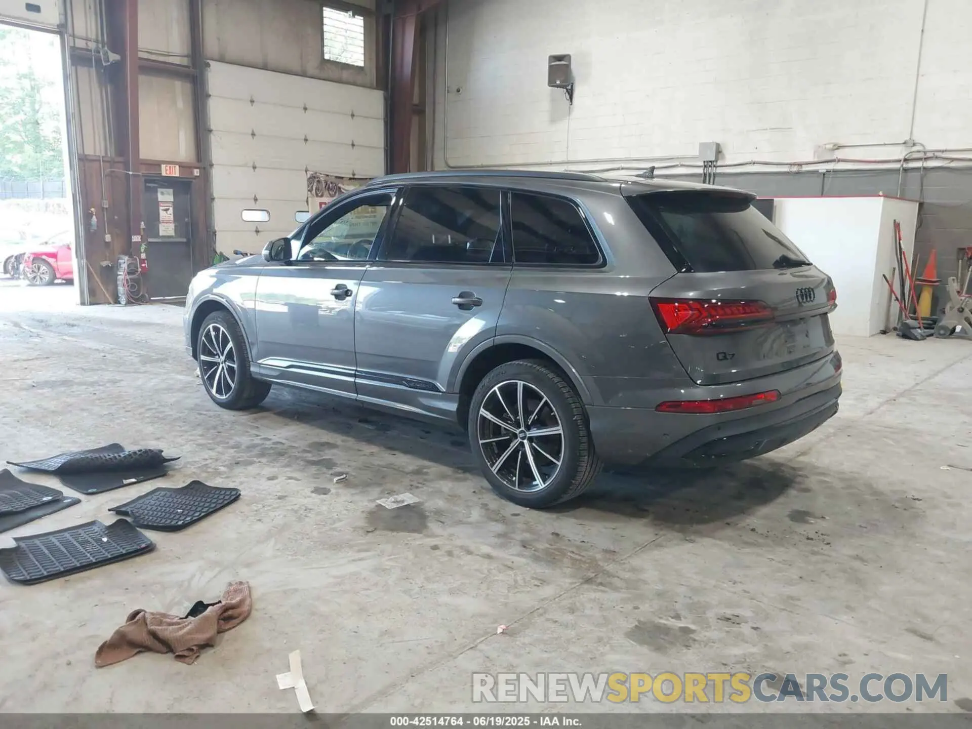 3 Photograph of a damaged car WA1LXBF72ND008409 AUDI Q7 2022