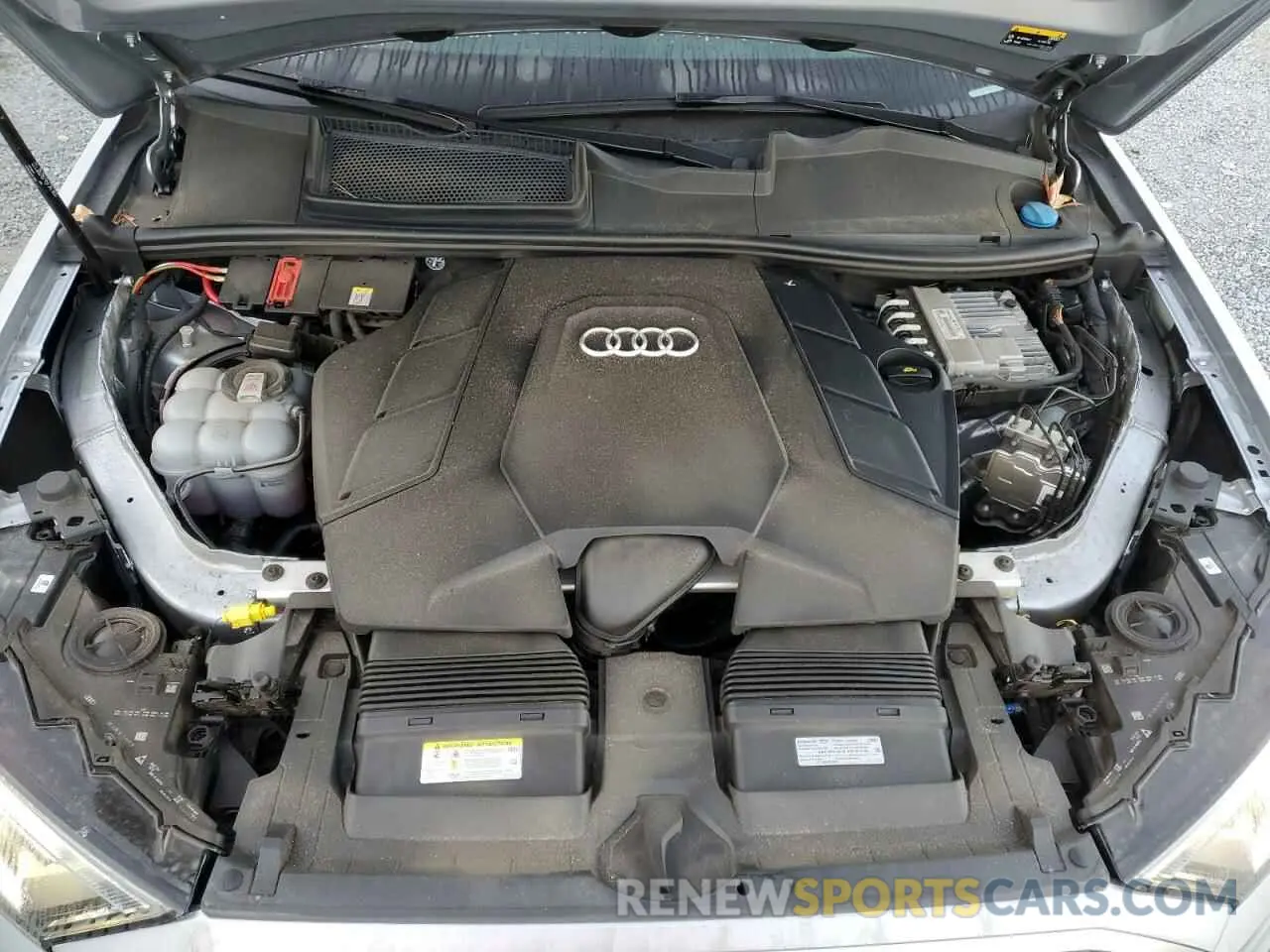 12 Photograph of a damaged car WA1LXBF72ND009432 AUDI Q7 2022
