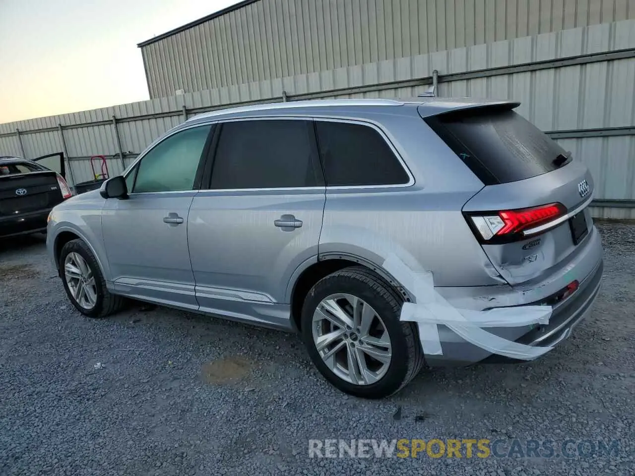 2 Photograph of a damaged car WA1LXBF72ND009432 AUDI Q7 2022