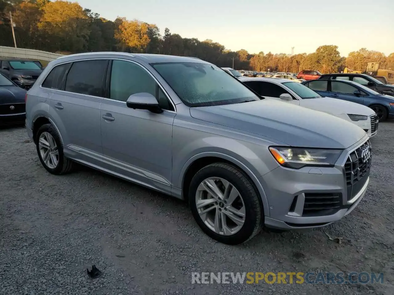 4 Photograph of a damaged car WA1LXBF72ND009432 AUDI Q7 2022