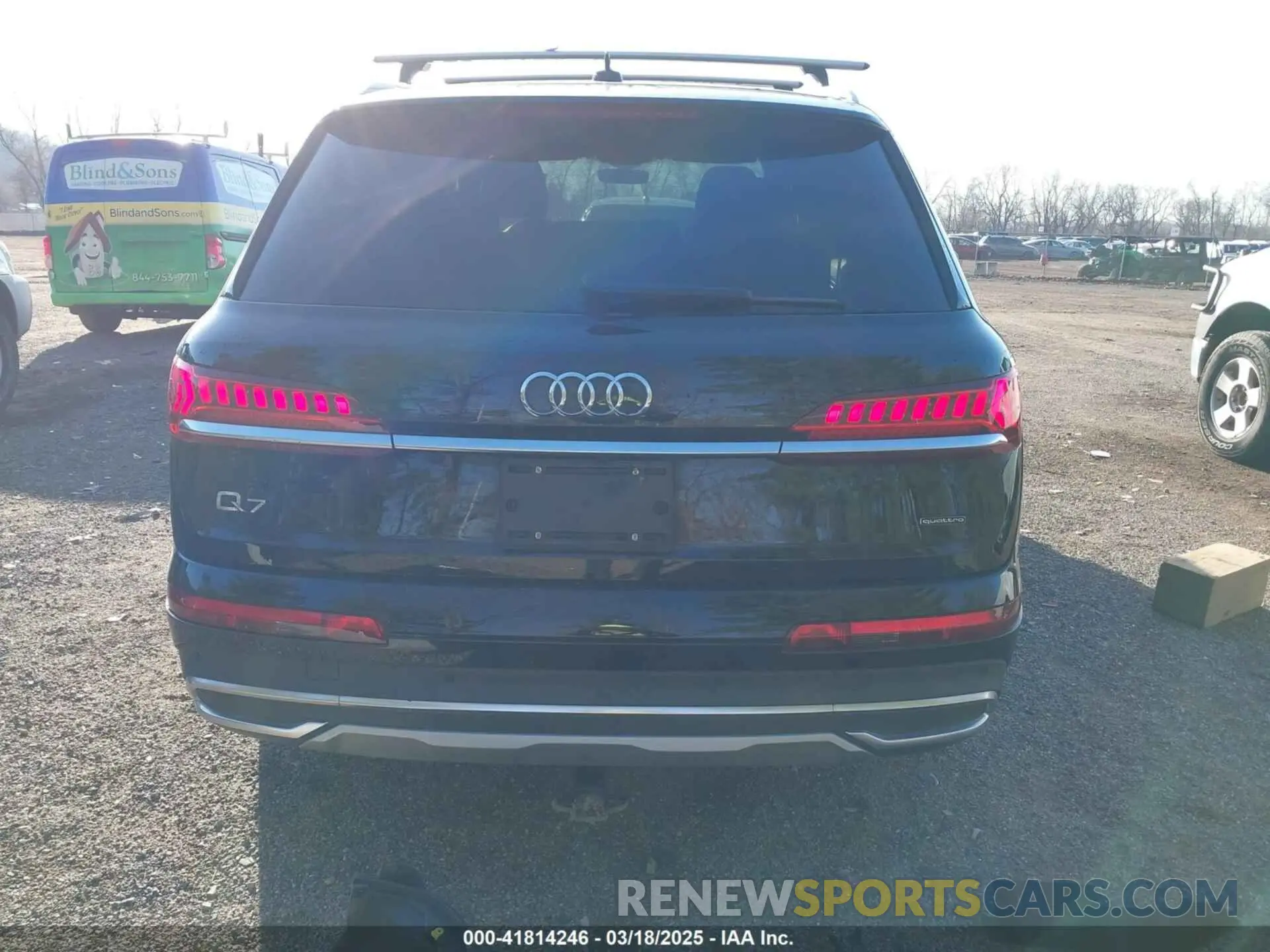 17 Photograph of a damaged car WA1LXBF74ND017516 AUDI Q7 2022