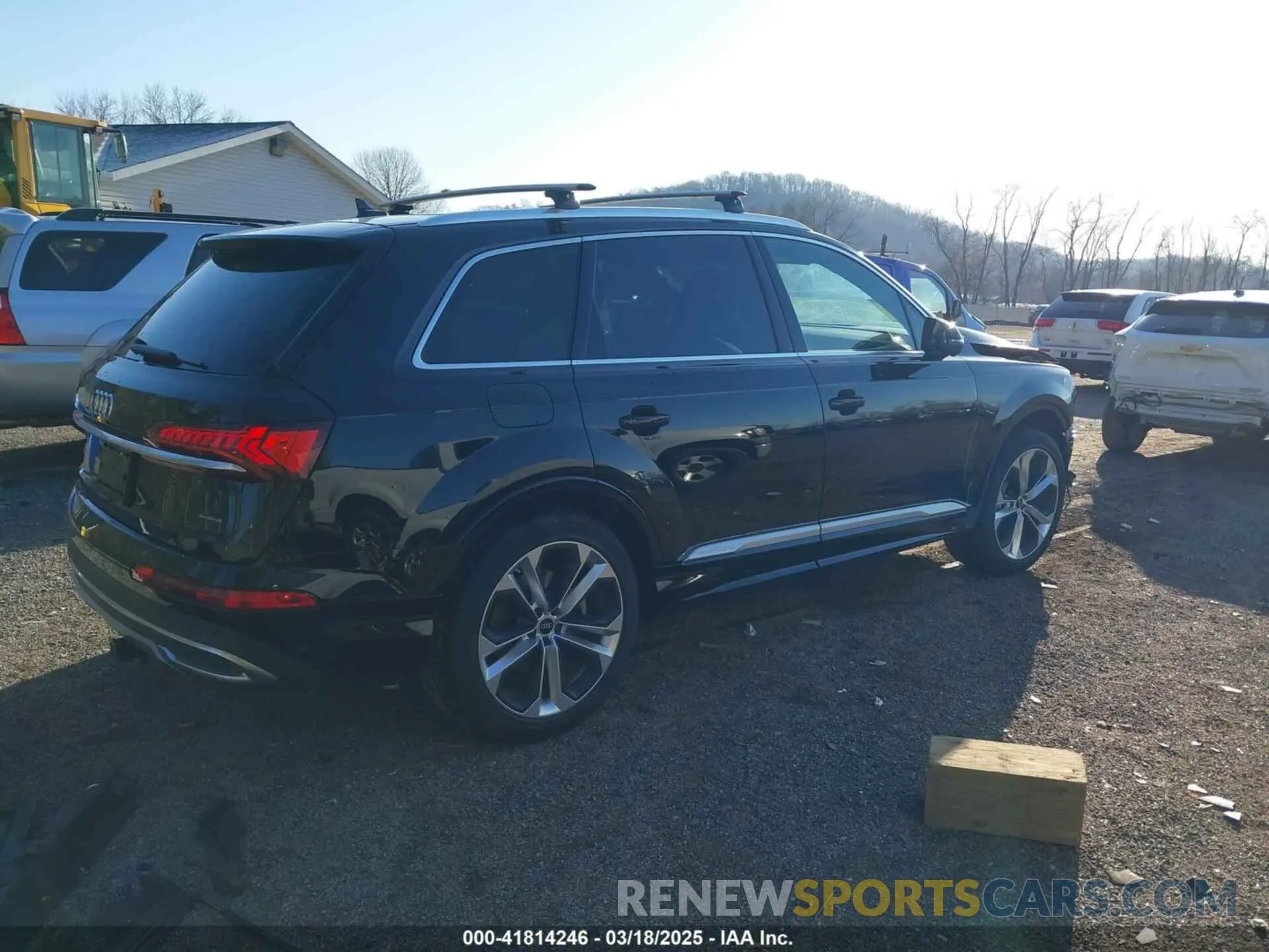 4 Photograph of a damaged car WA1LXBF74ND017516 AUDI Q7 2022